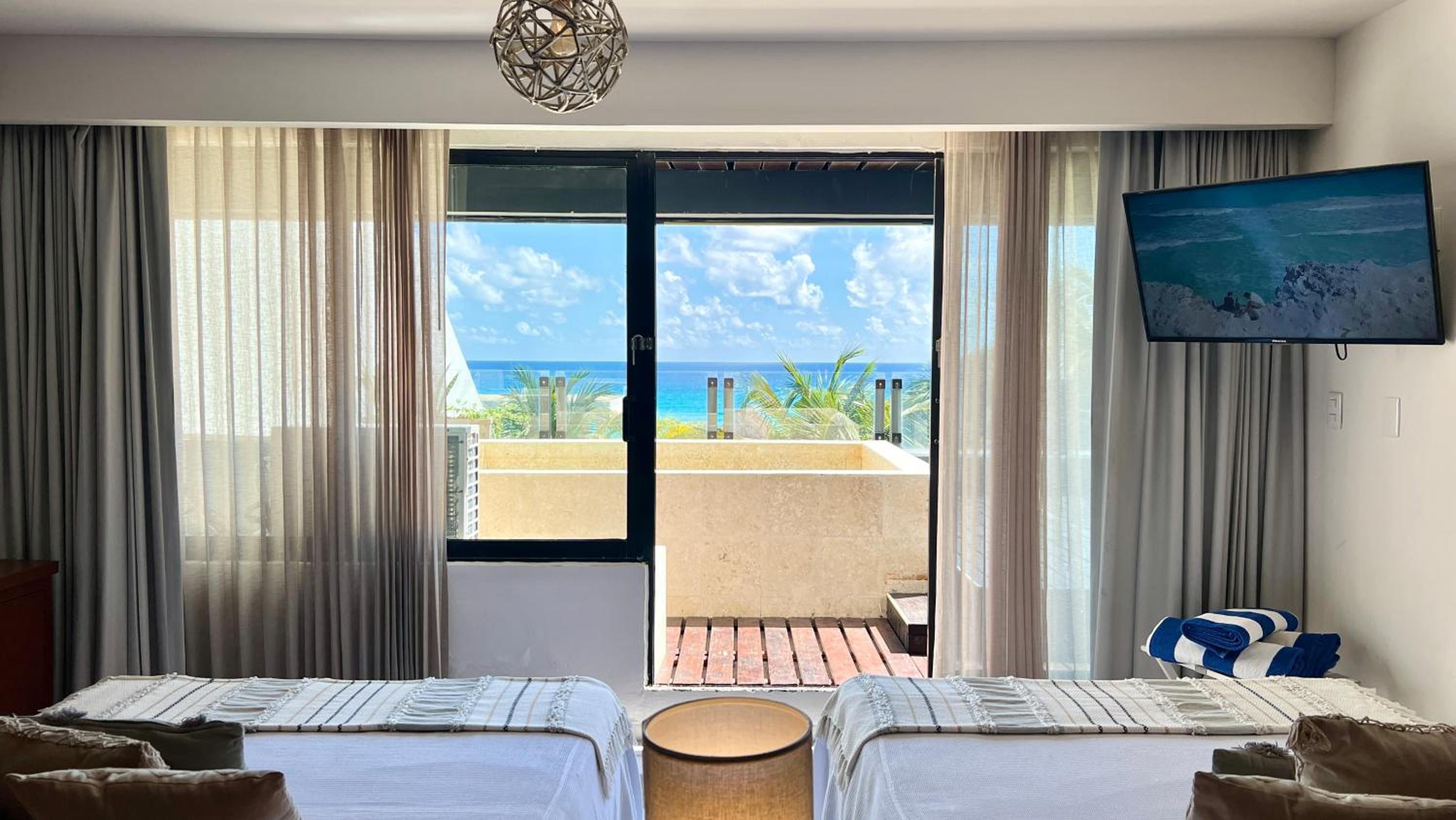 Xcanan Loft On Park Royal, the best area in Cancún right on the beach