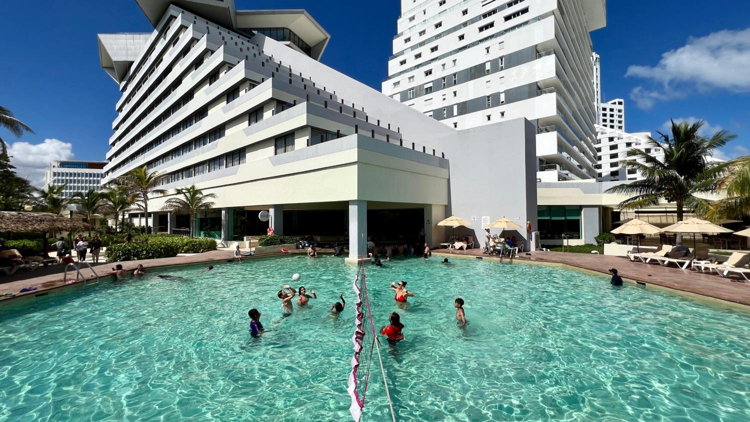 Xcanan Loft On Park Royal, the best area in Cancún right on the beach