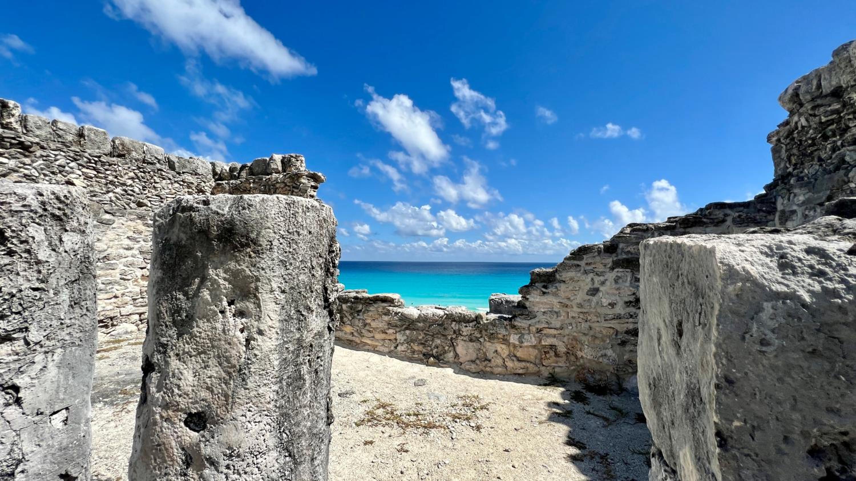 Xcanan Loft On Park Royal, the best area in Cancún right on the beach