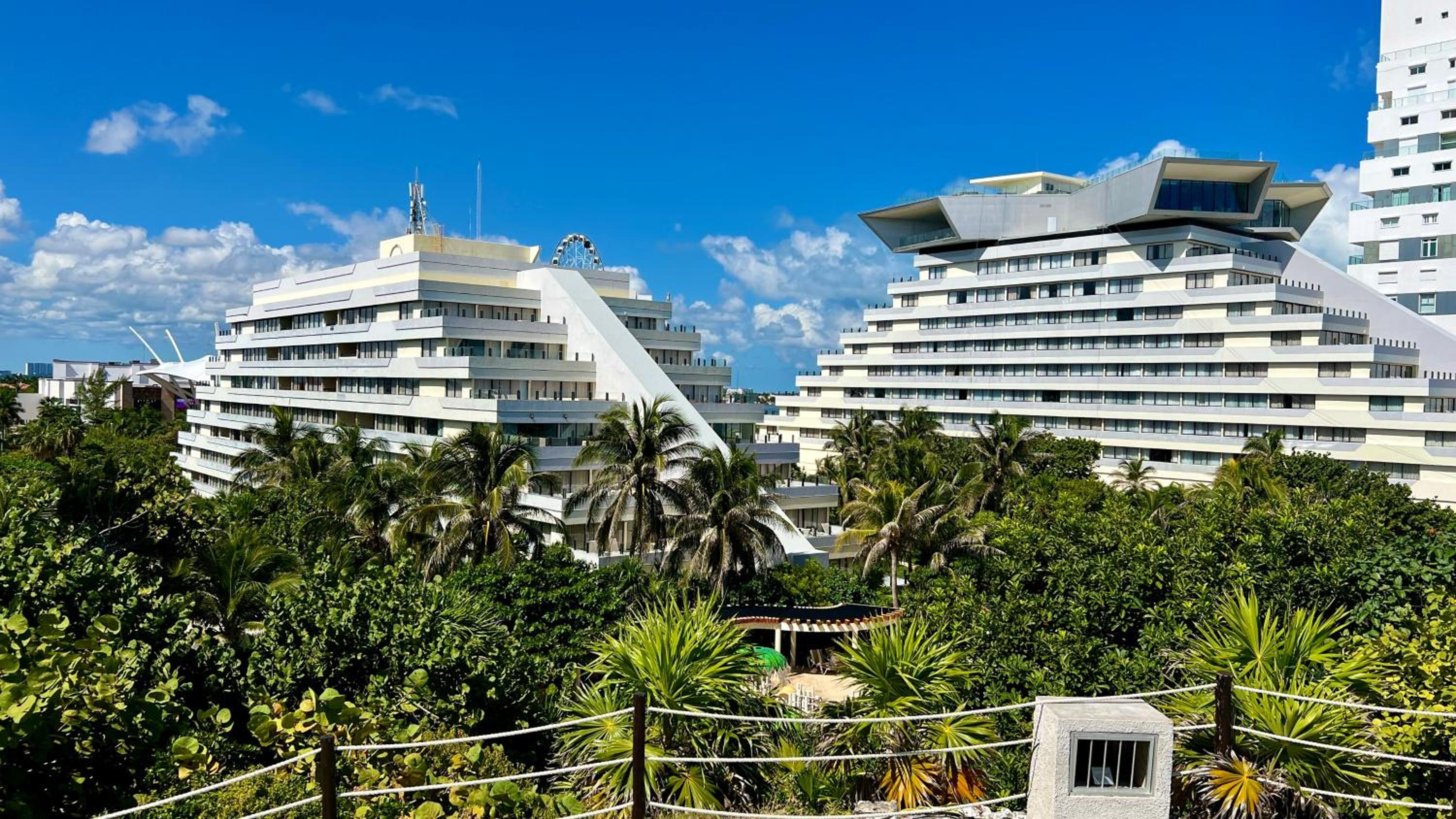 Xcanan Loft On Park Royal, the best area in Cancún right on the beach