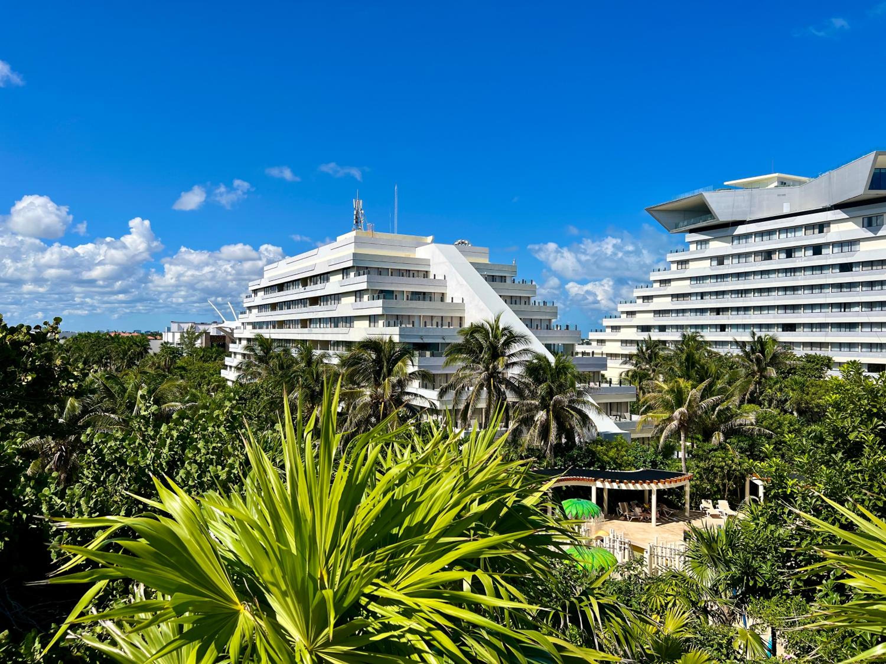 Xcanan Loft On Park Royal, the best area in Cancún right on the beach