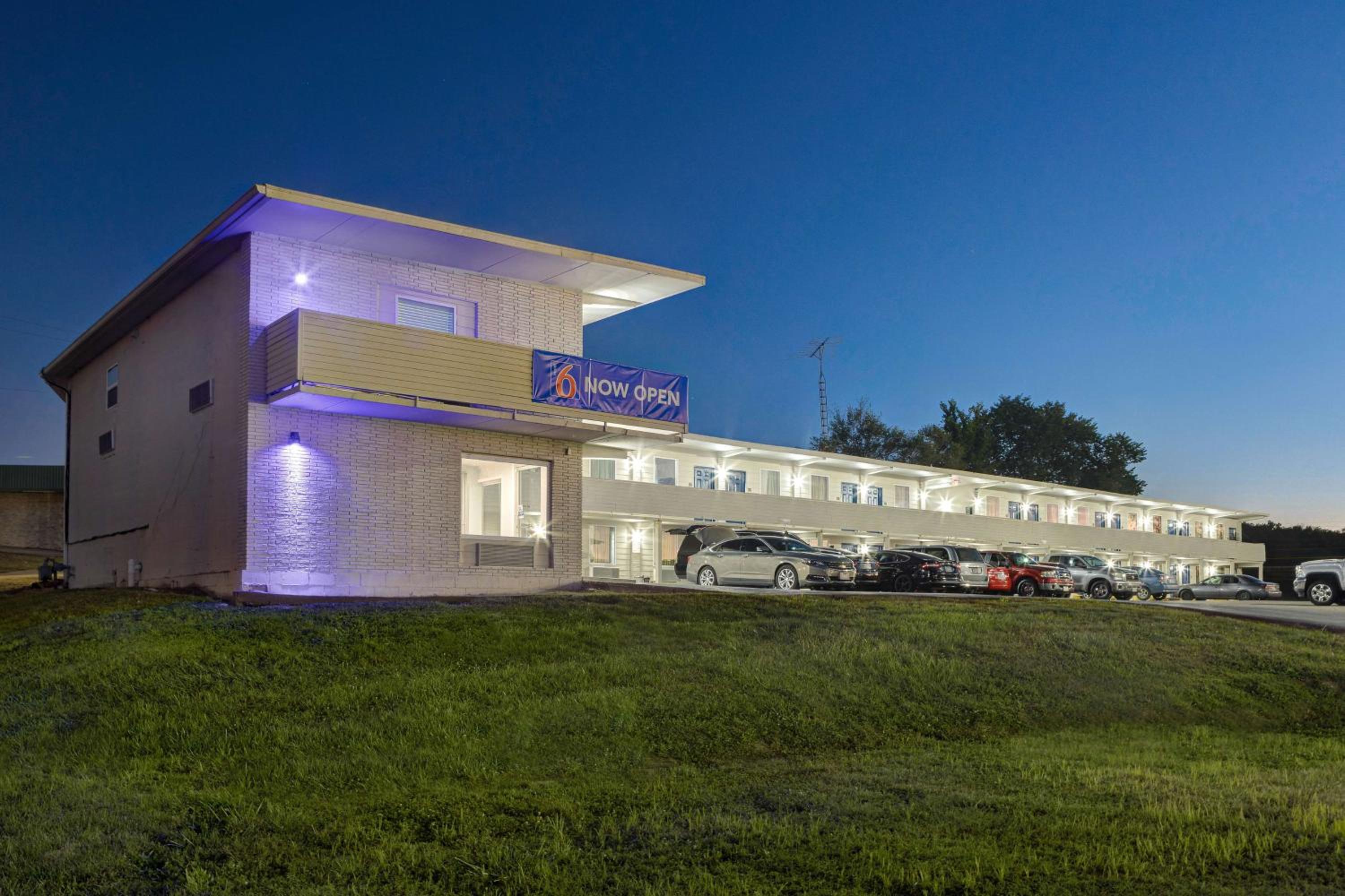 Motel 6 Bonne Terre, MO view 2