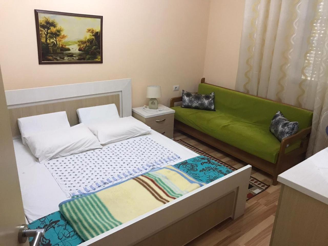PERLES Apartament KORCE