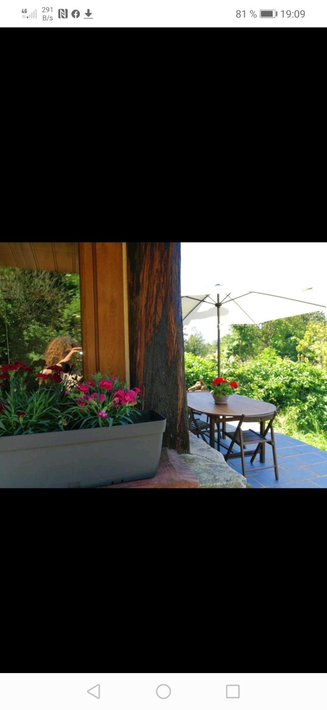 Casa de piedra en pequeña aldea de Ortigueira