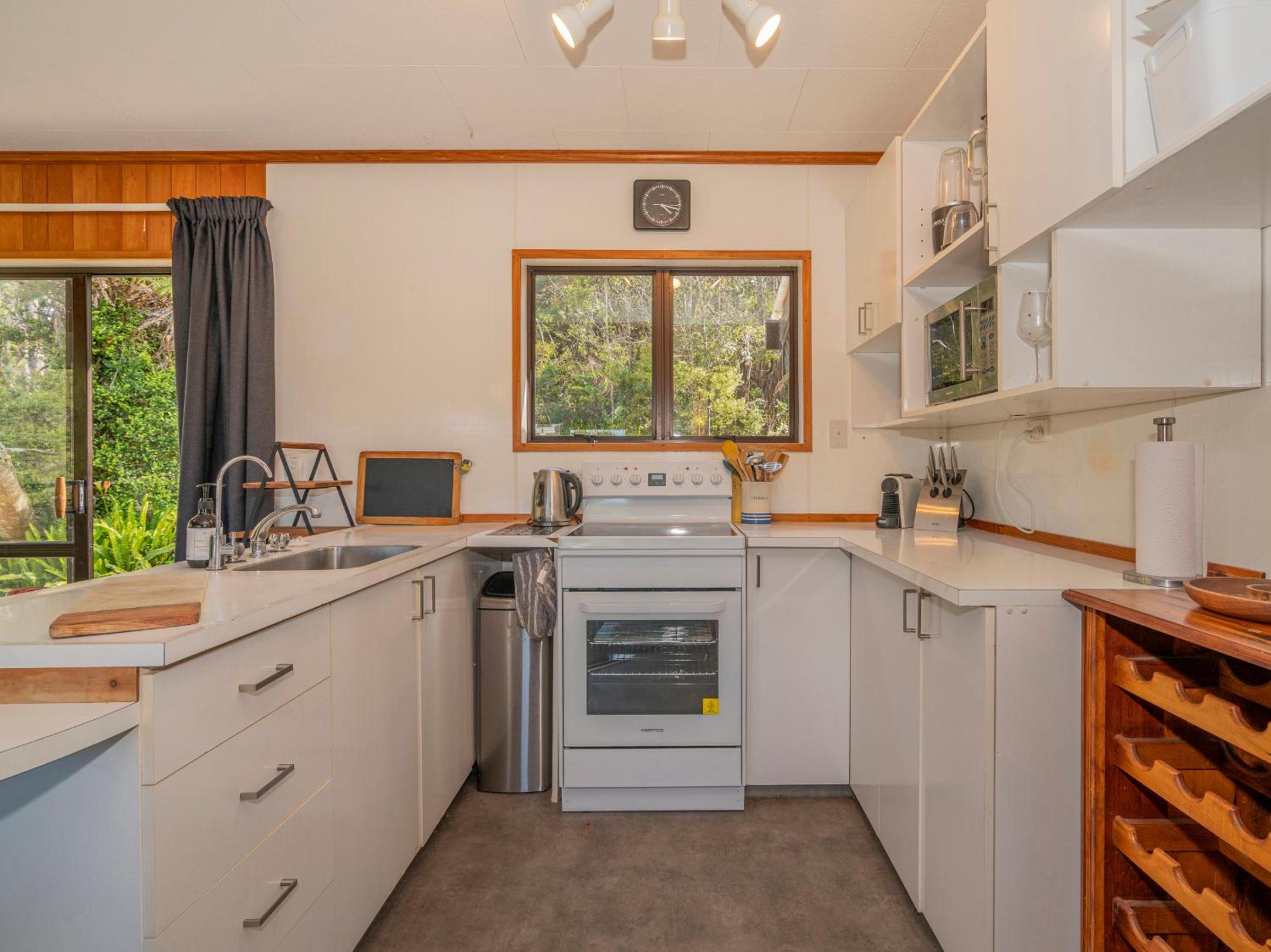 Hillside Haven - Tairua Holiday Home view 3