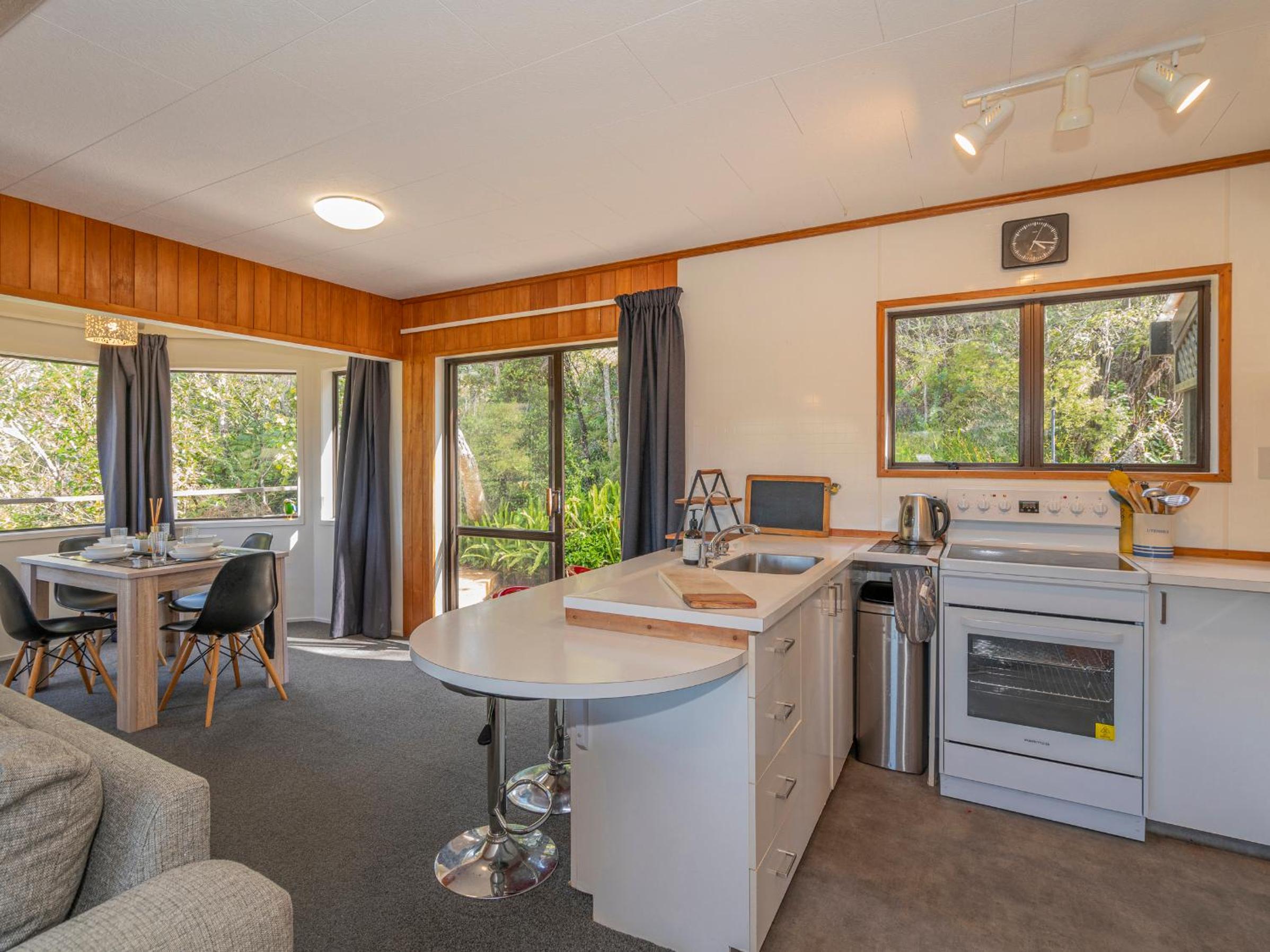 Hillside Haven - Tairua Holiday Home view 4