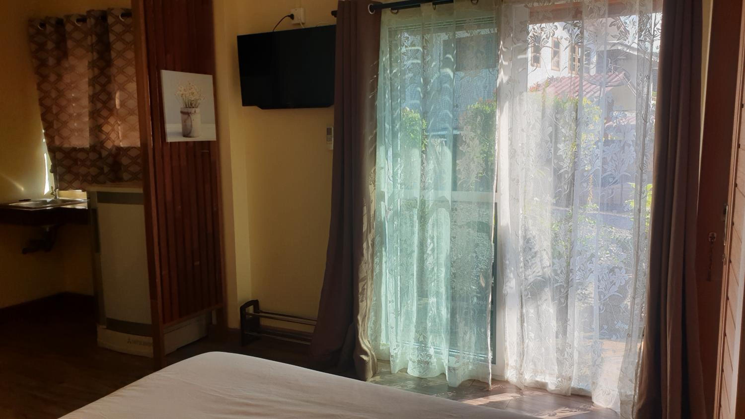 Little Guest House Hotel