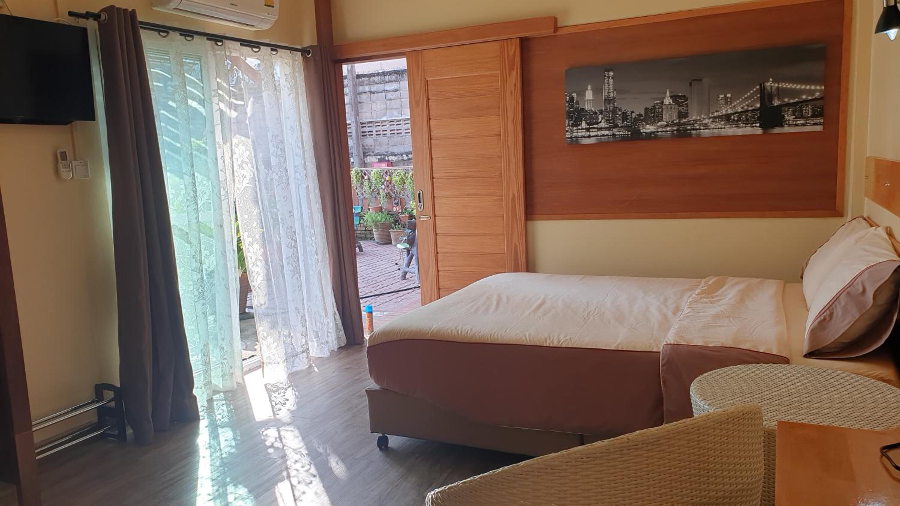 Little Guest House Hotel