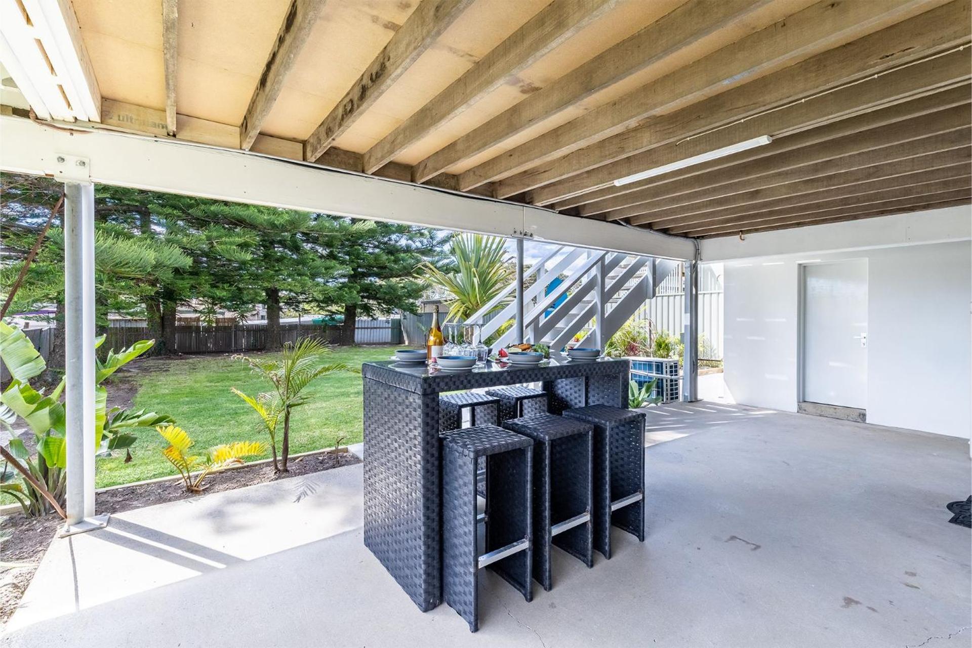 Five Pines Beach House at Birubi 20 Robinson St pet friendly aircon and WiFi