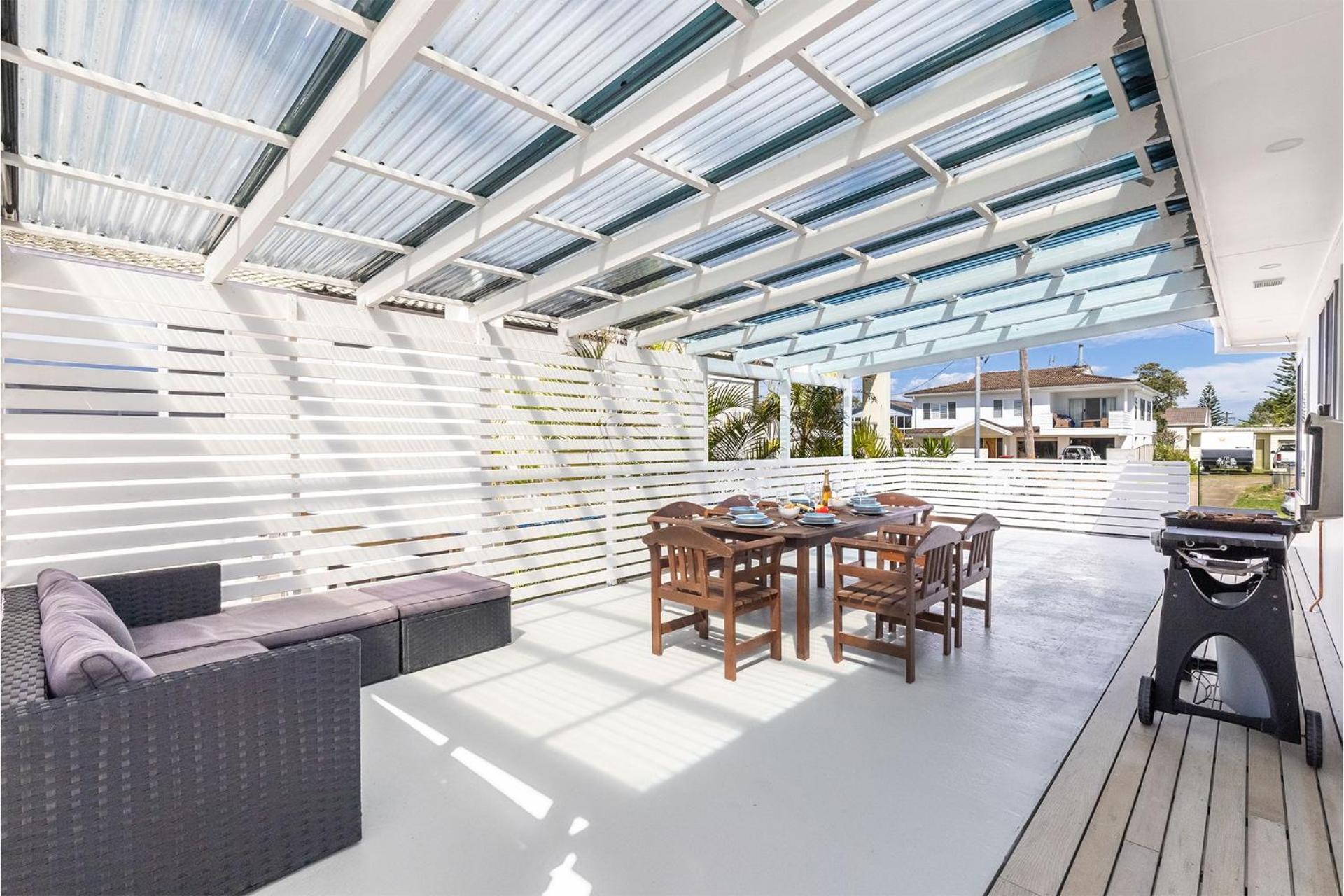 Five Pines Beach House at Birubi 20 Robinson St pet friendly aircon and WiFi