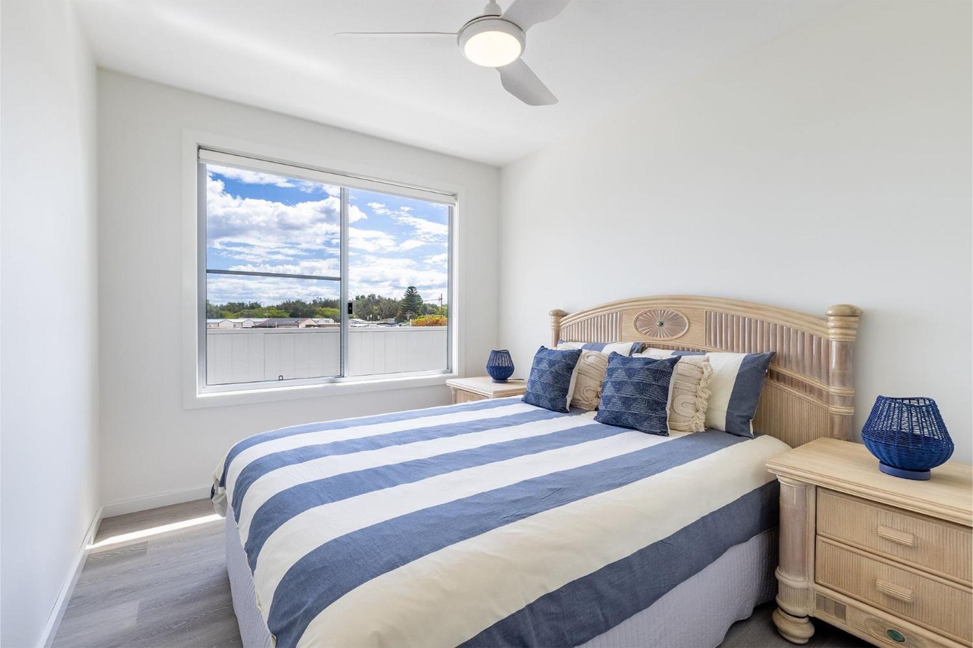 Five Pines Beach House at Birubi 20 Robinson St pet friendly aircon and WiFi