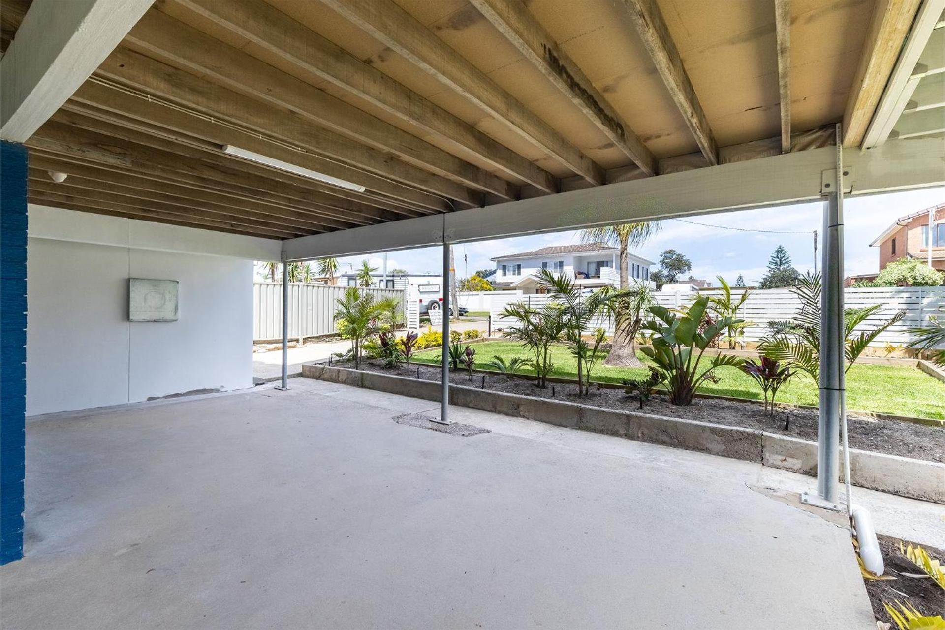 Five Pines Beach House at Birubi 20 Robinson St pet friendly aircon and WiFi