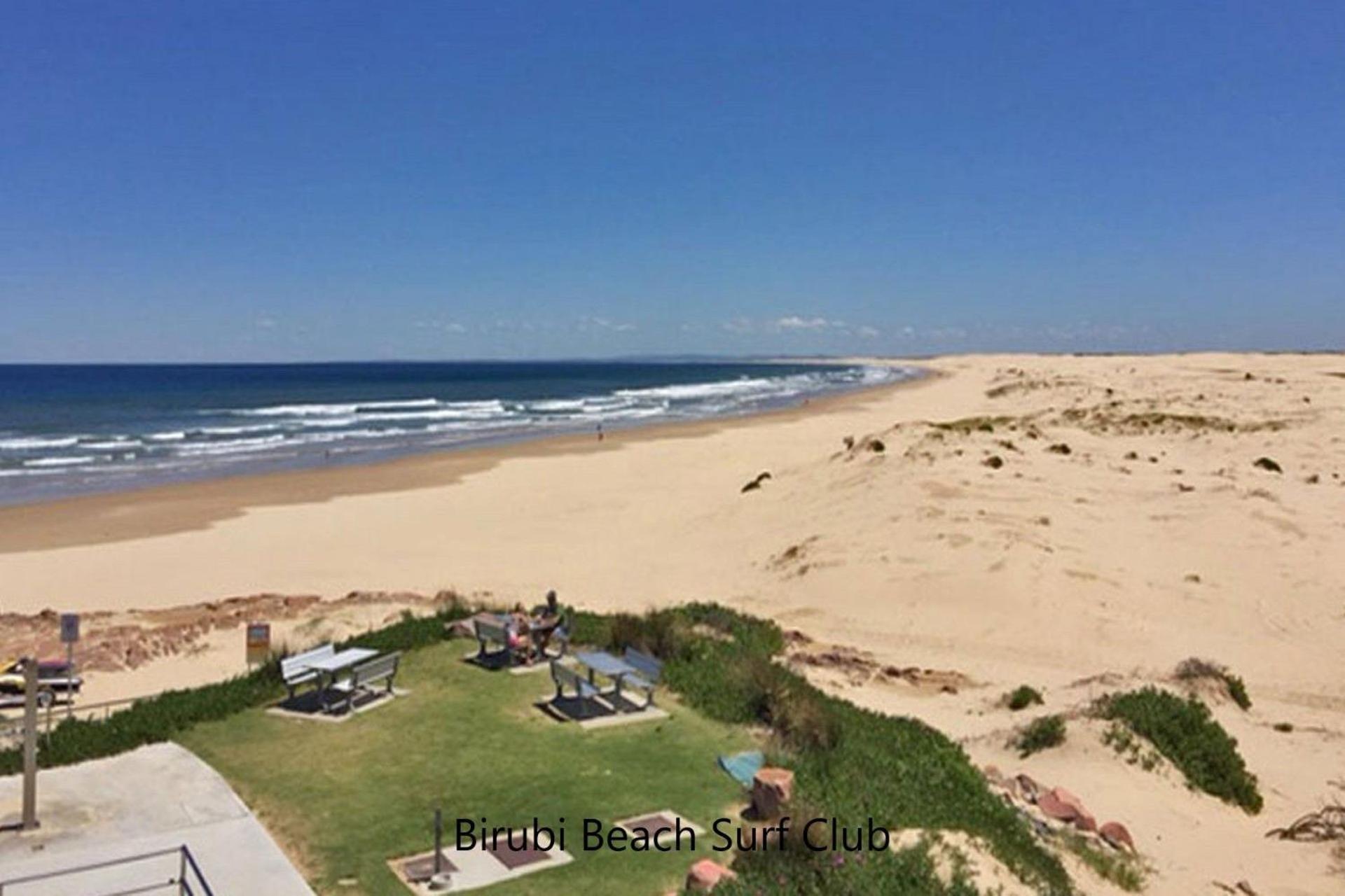 Five Pines Beach House at Birubi 20 Robinson St pet friendly aircon and WiFi