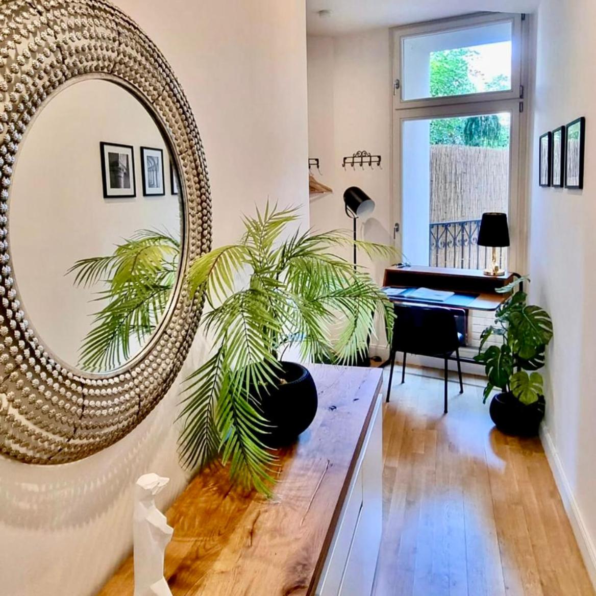 Amazing flat with garden, Vinohrady near center