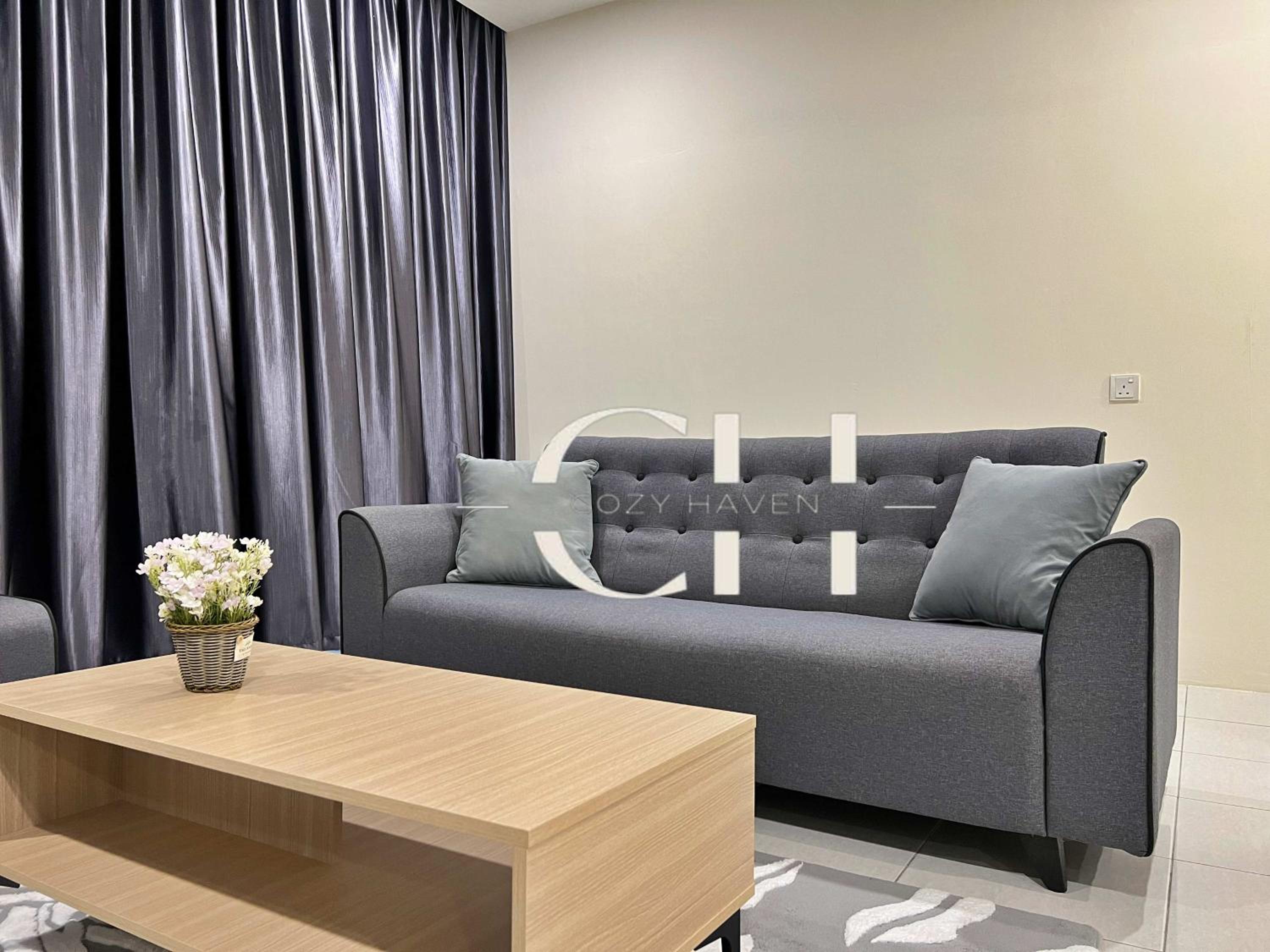King bed Kuching Stutong Heights Apartment Nearby Airport photo 3