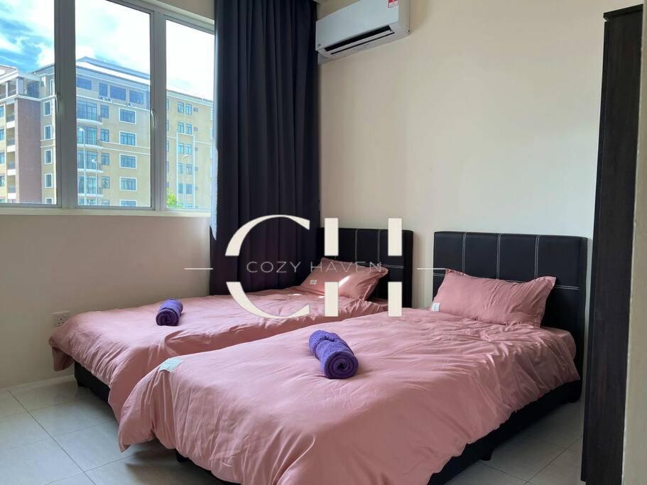 King bed Kuching Stutong Heights Apartment Nearby Airport photo 4