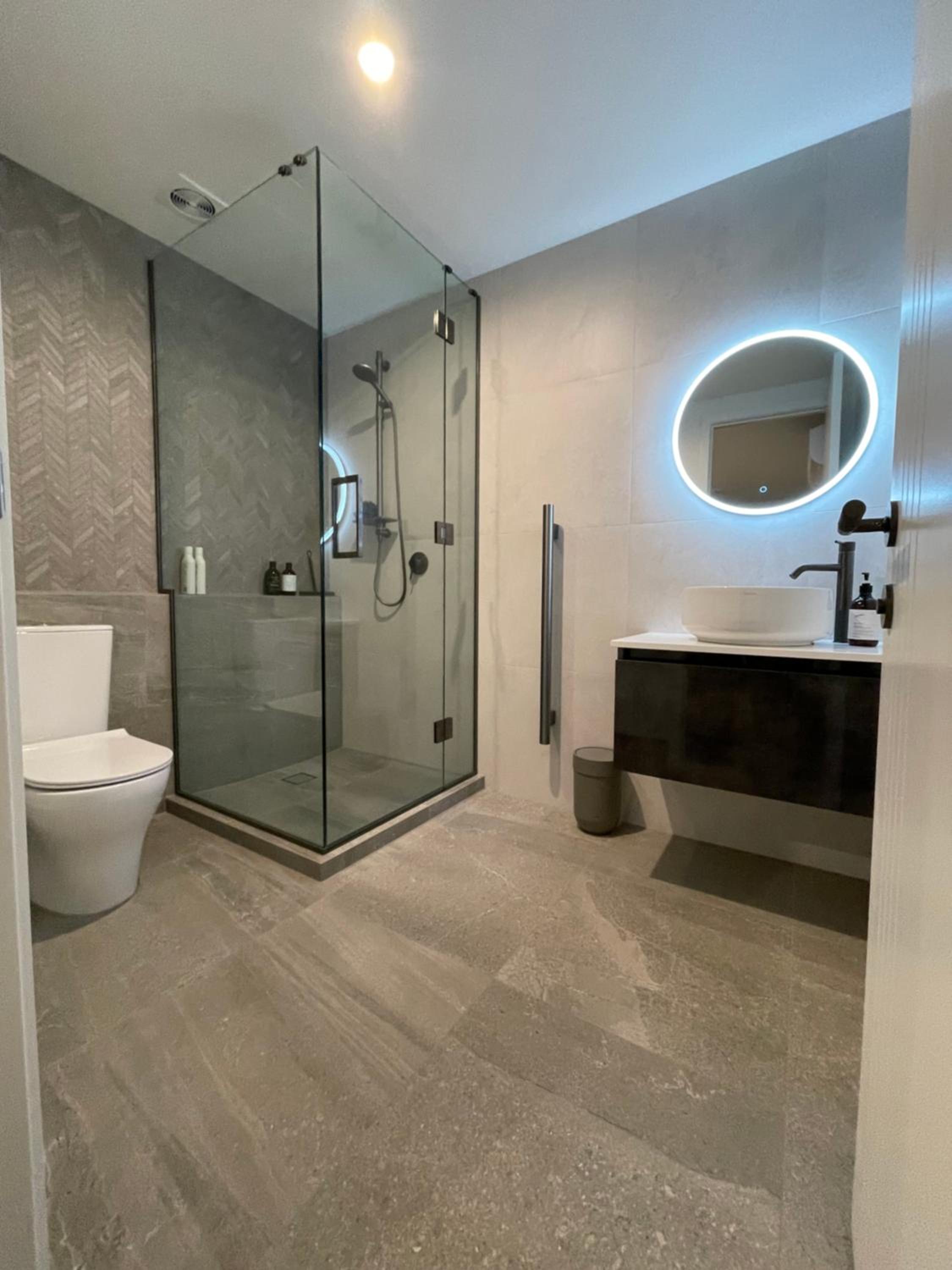 Luxury at the Lake view 3