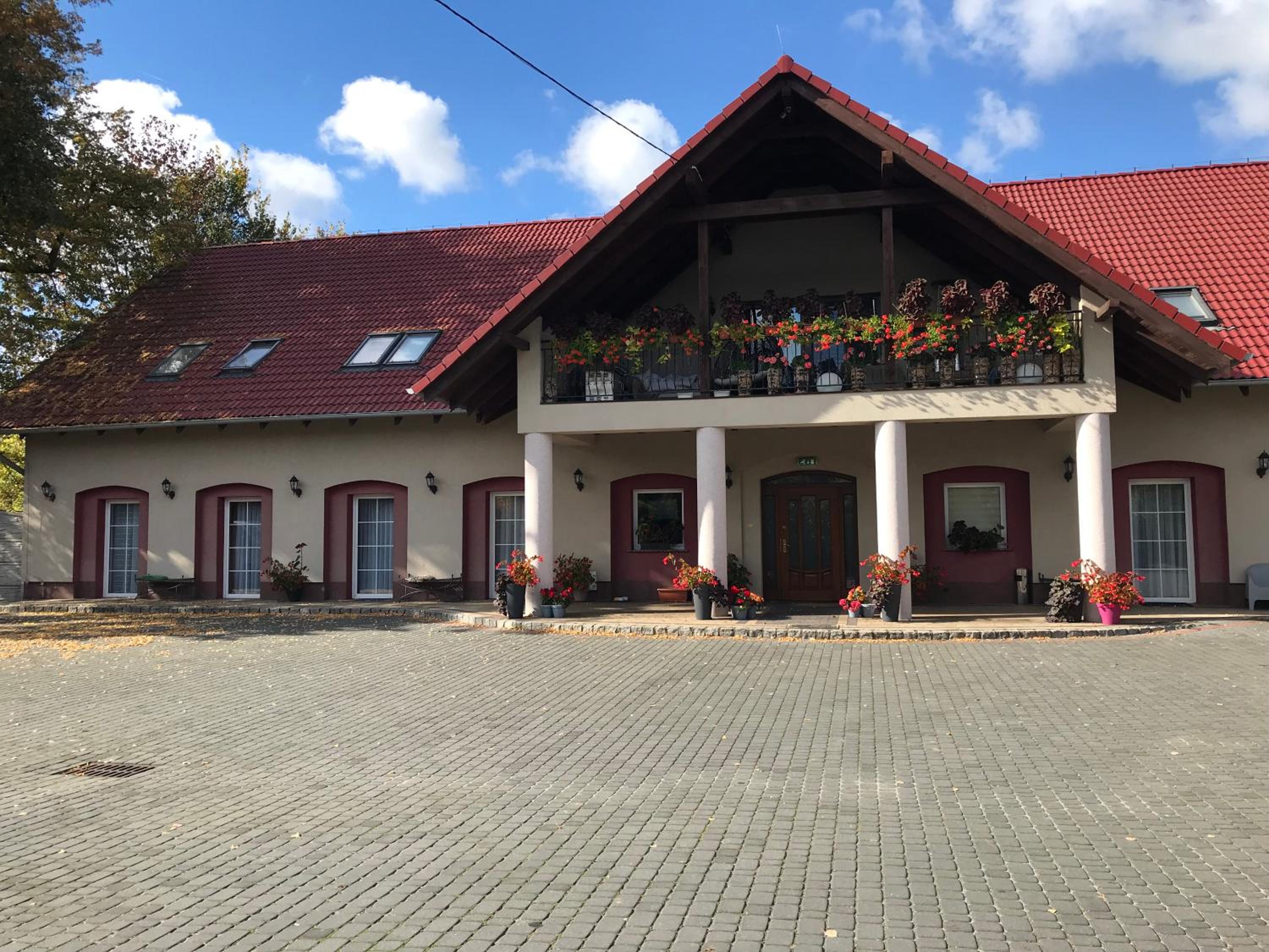 Arkadia Gościniec-klima,parking,ogród view 3