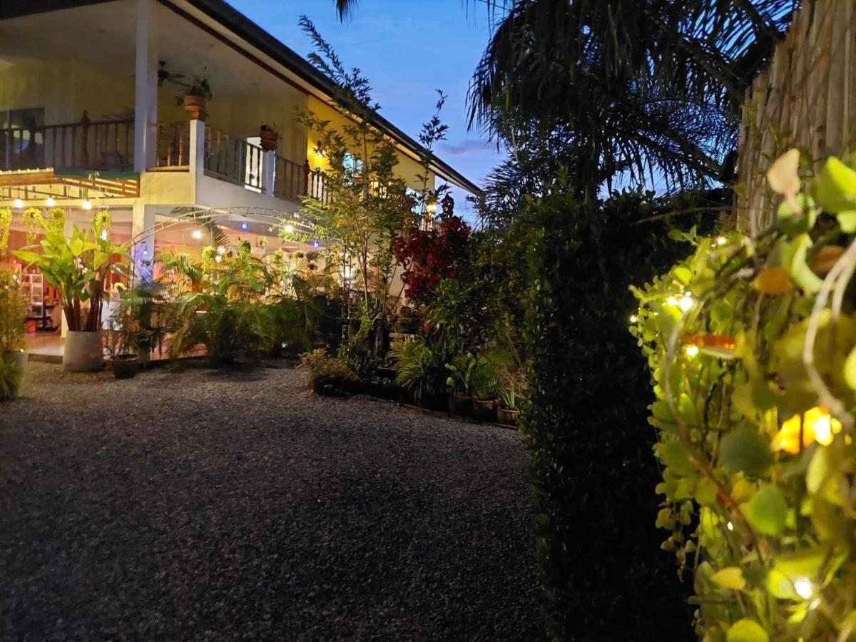Bed & Breakfast To-Co