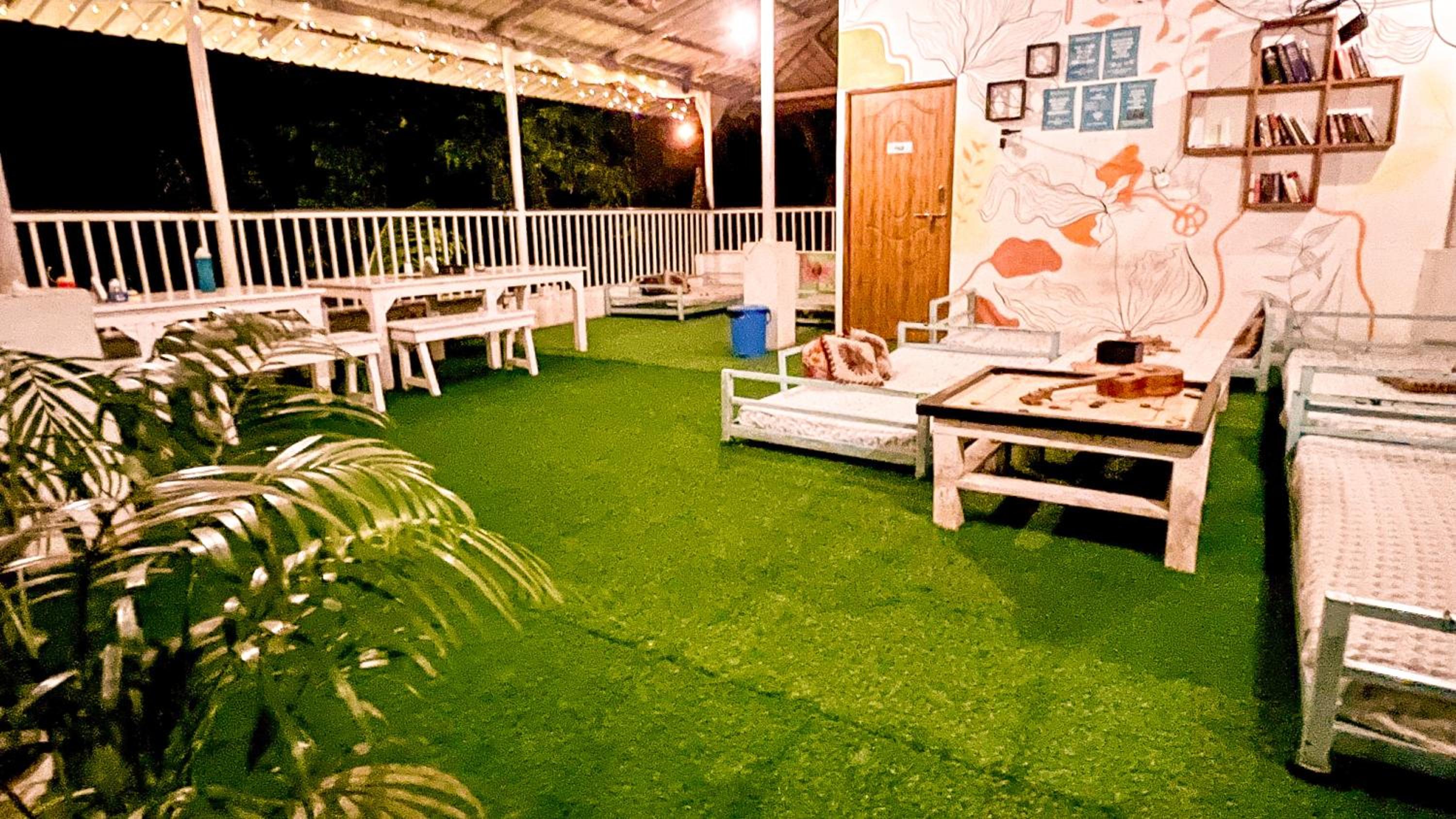 ROOTSVILLA VAGATOR - Longstays, Coworking Backpacker's Hostel view 2