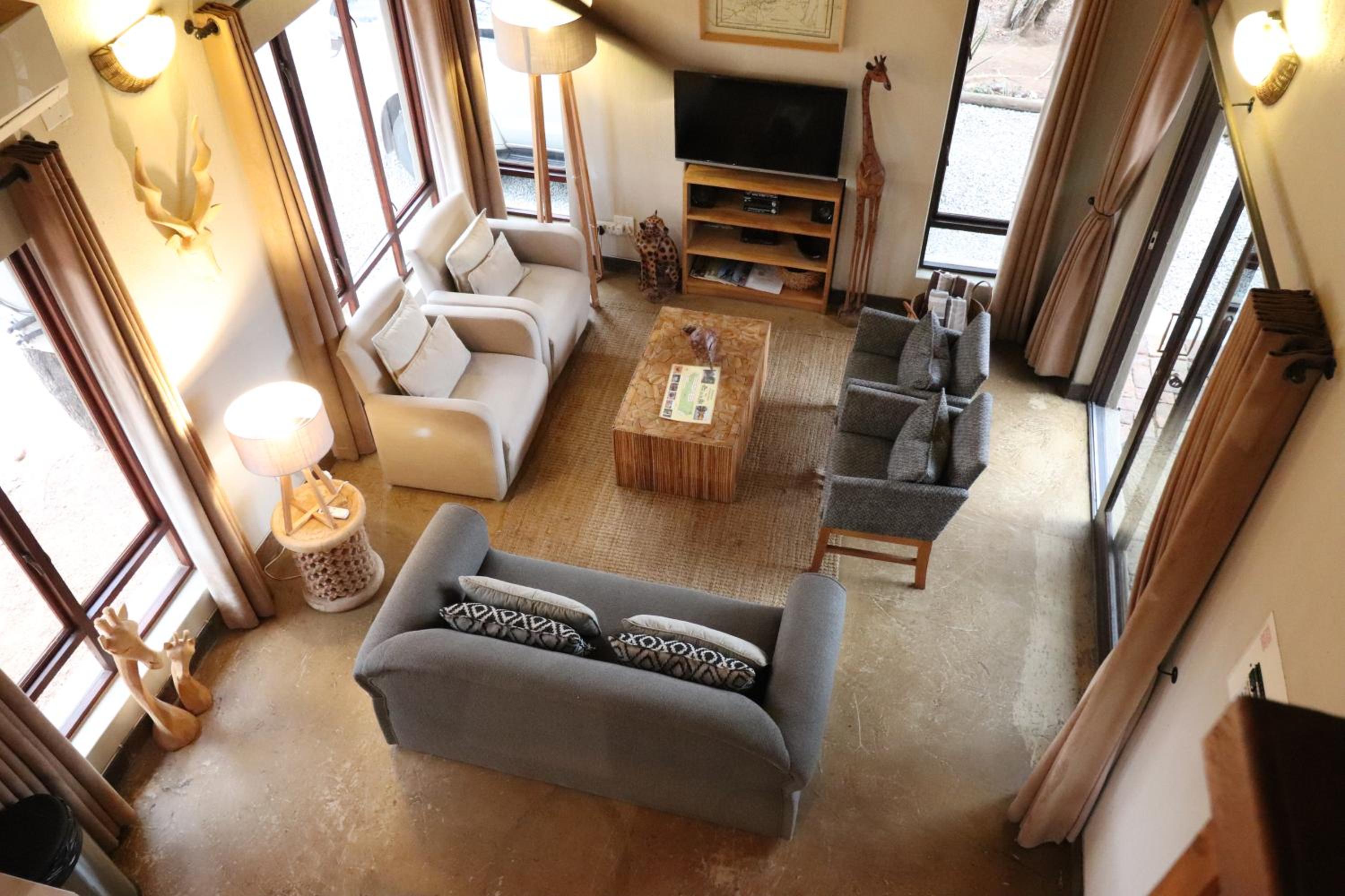 Giraffe Lodge