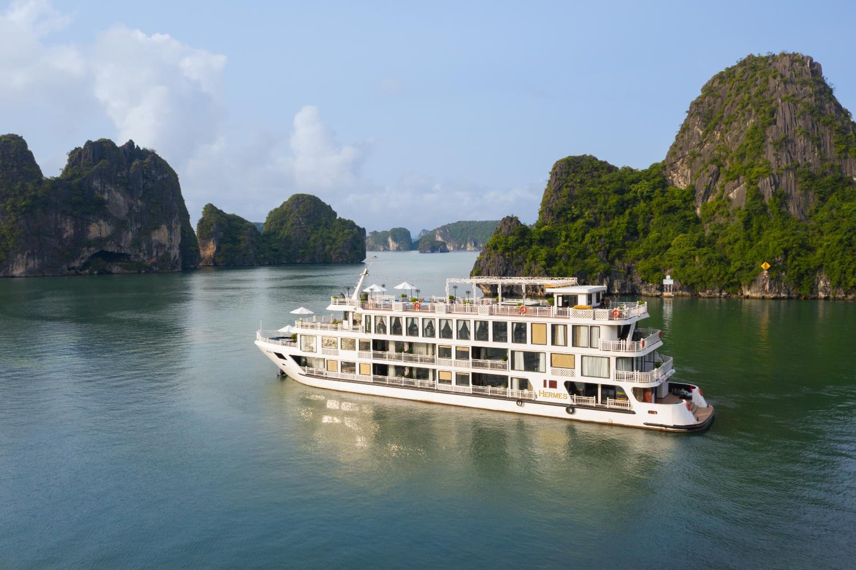 Hermes Cruises view 2
