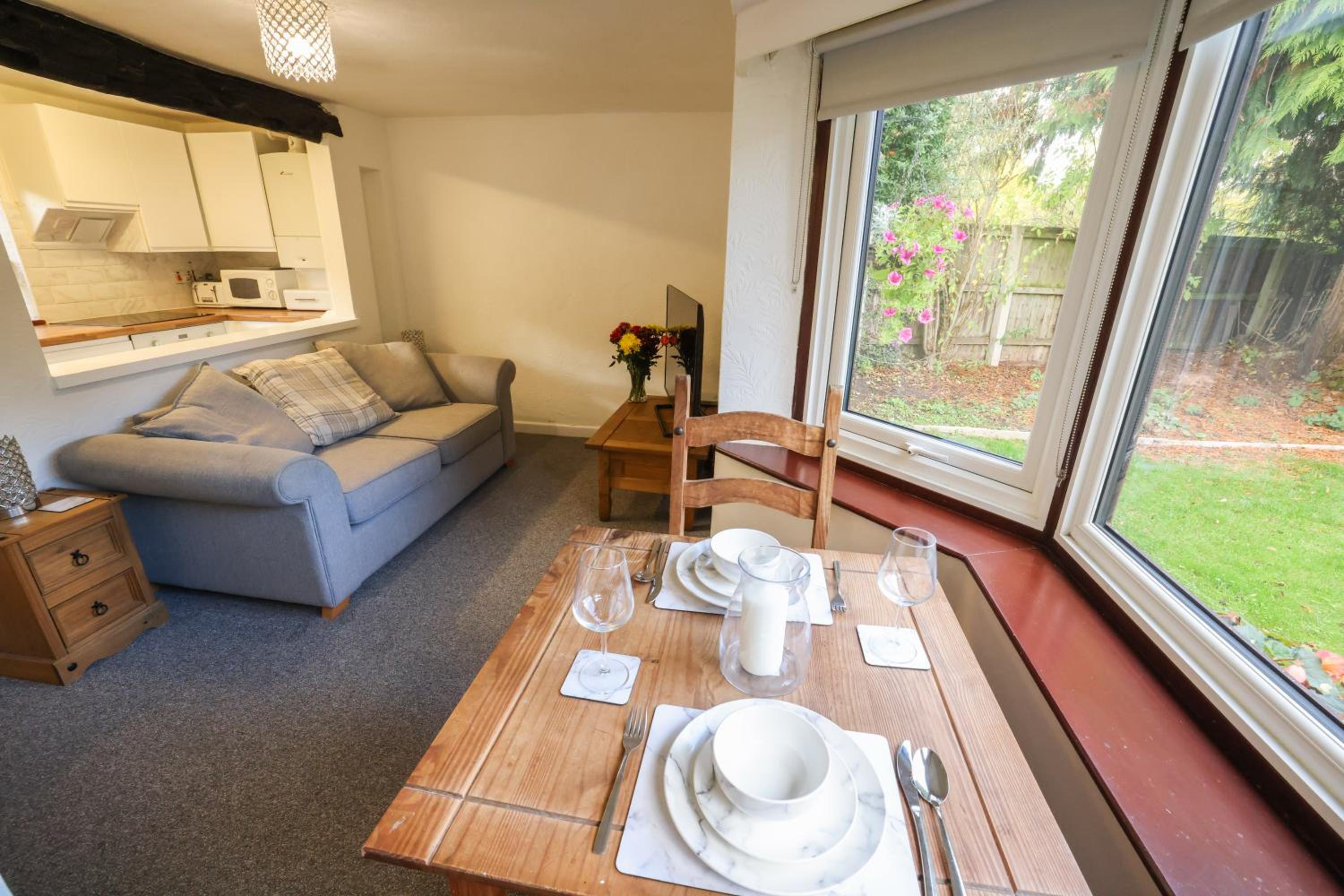 The Cottage On the Common view 4