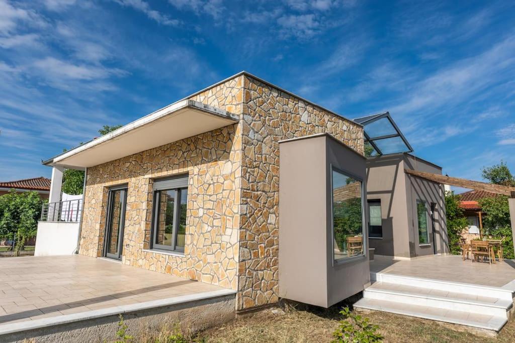 Villa Apocalypsis