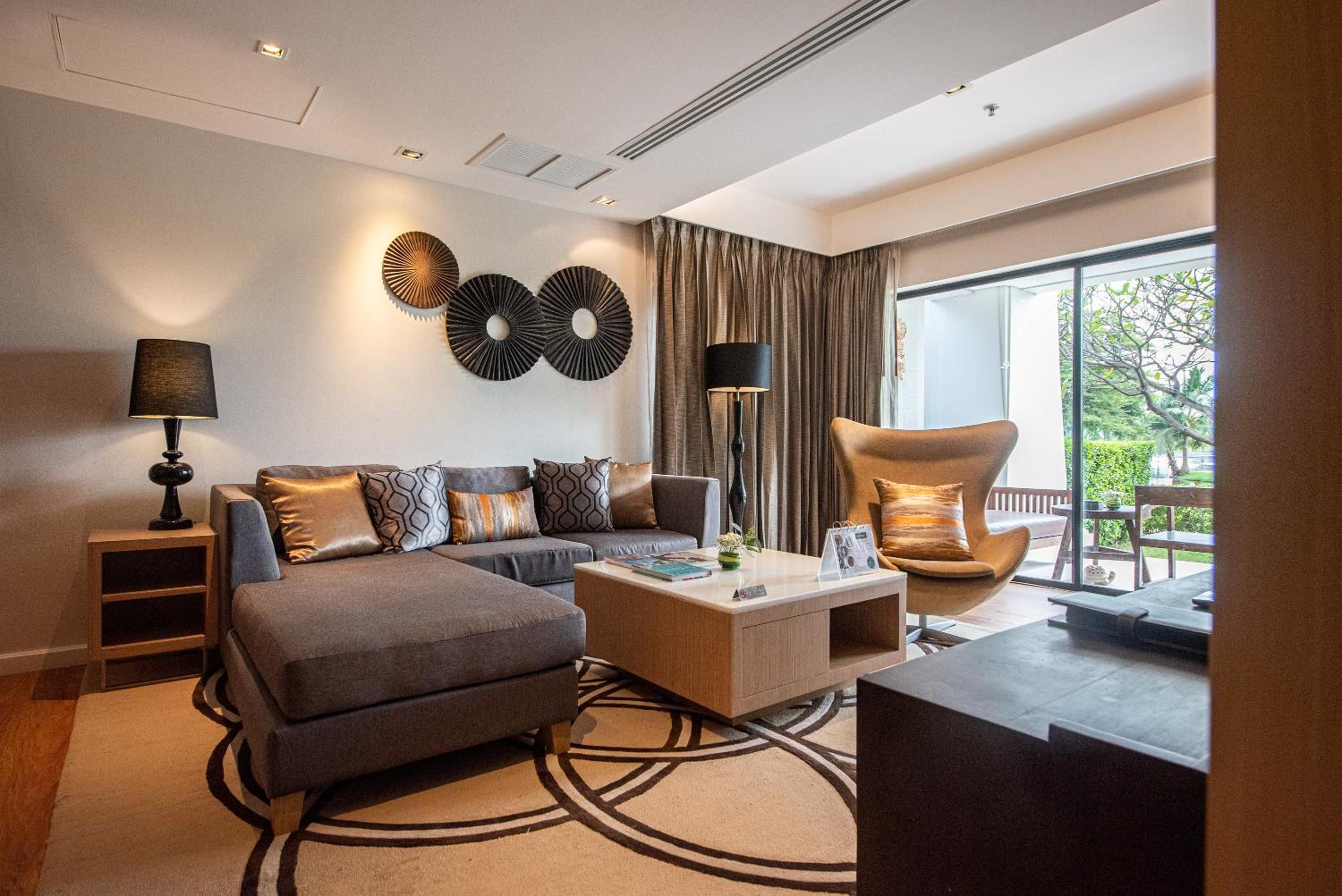 Summit Windmill Golf Suite Hotel at Suvarnabhumi