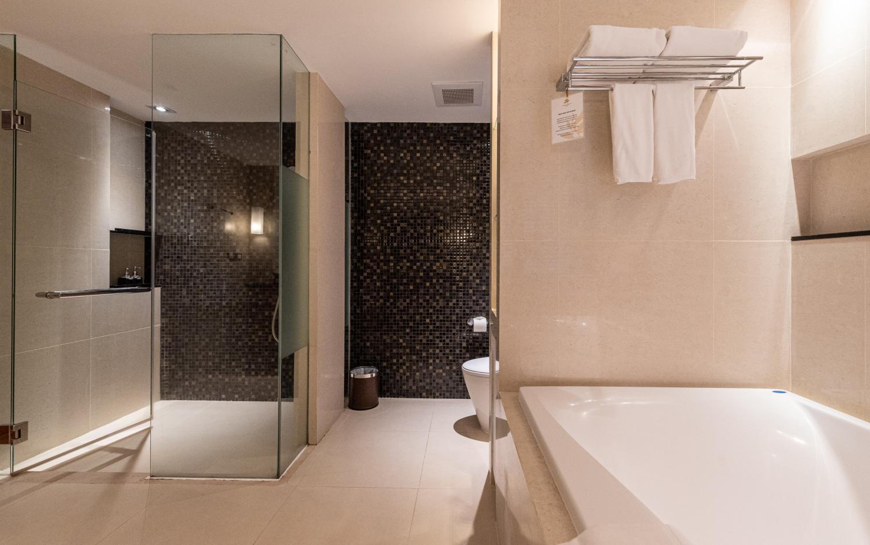 Summit Windmill Golf Suite Hotel at Suvarnabhumi