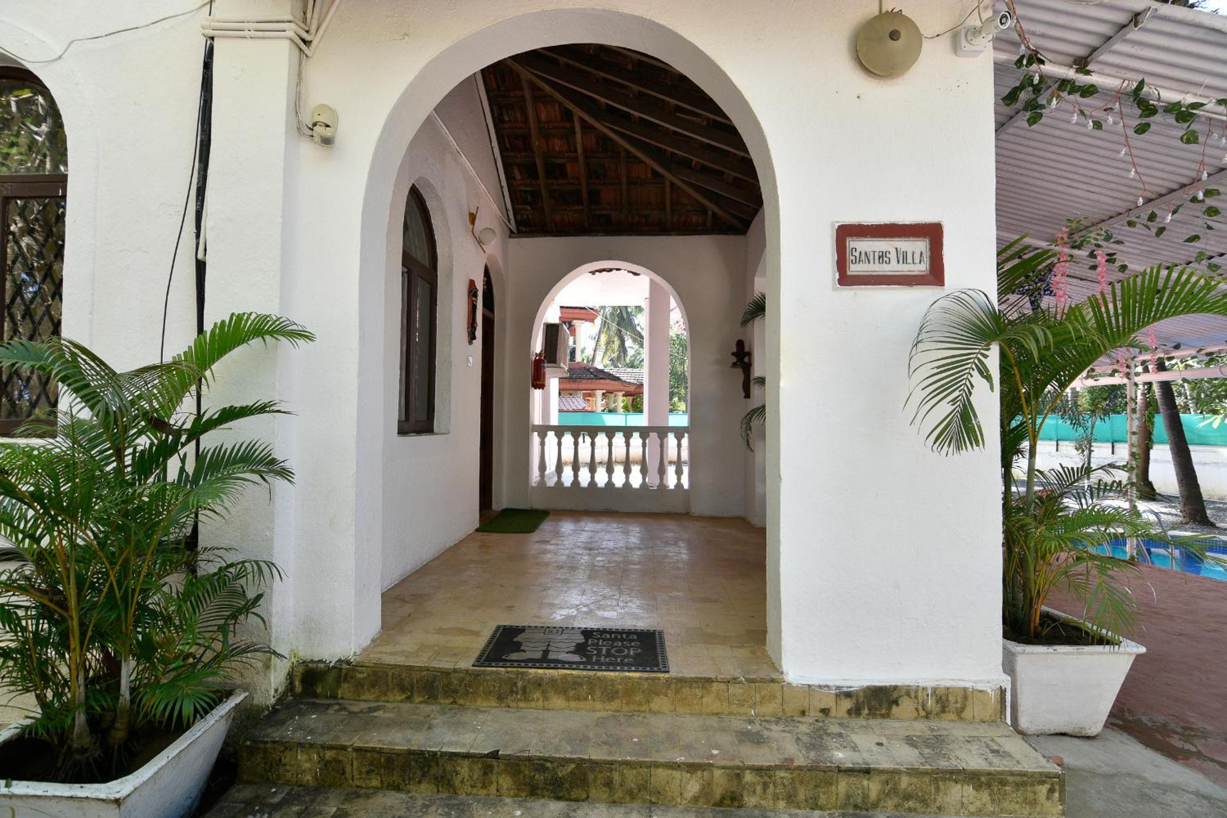 GR Stays WHITE HOUSE 4bhk Private Pool Villa in Calangute view 4