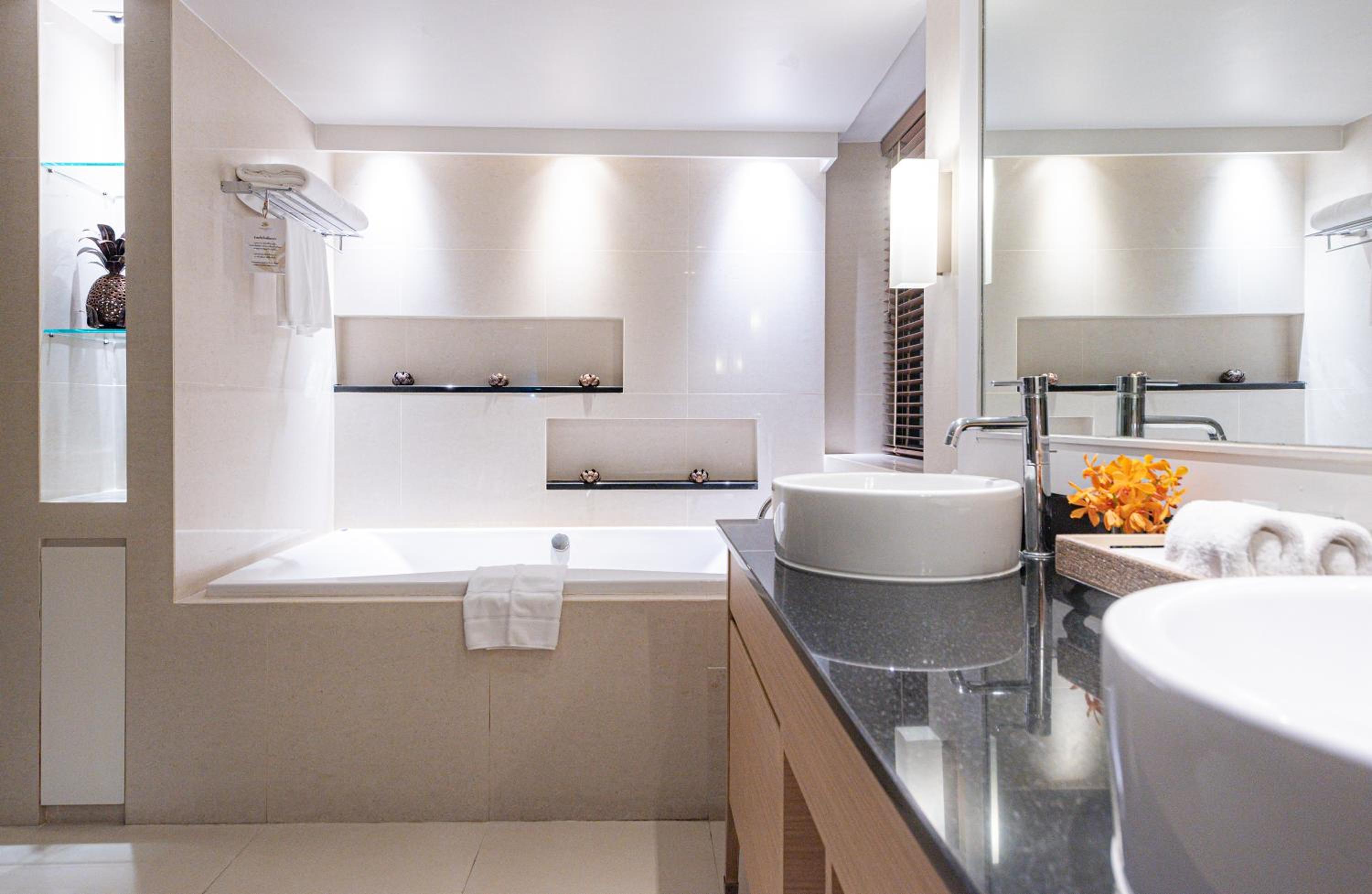 Summit Windmill Golf Suite Hotel at Suvarnabhumi