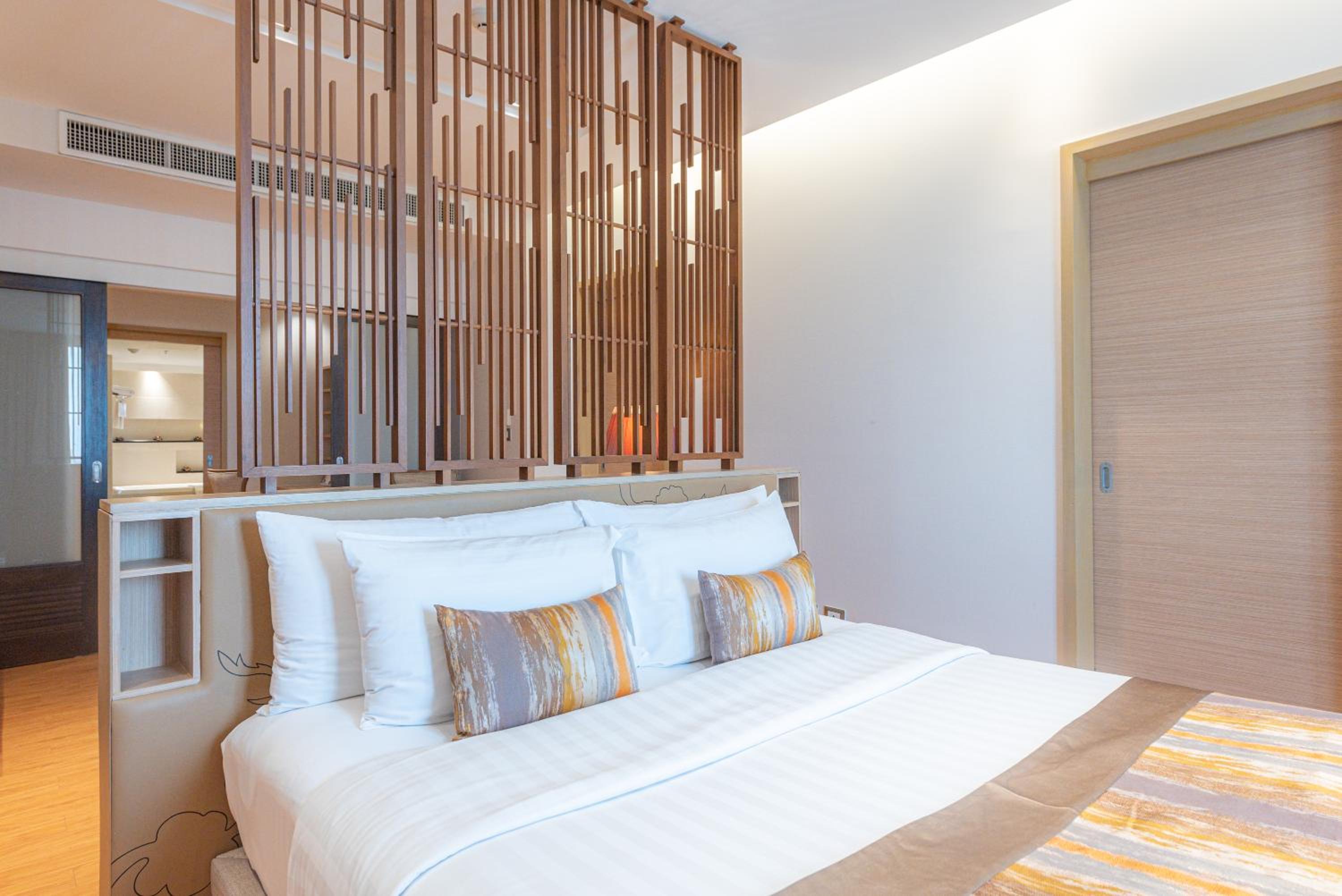 Summit Windmill Golf Suite Hotel at Suvarnabhumi
