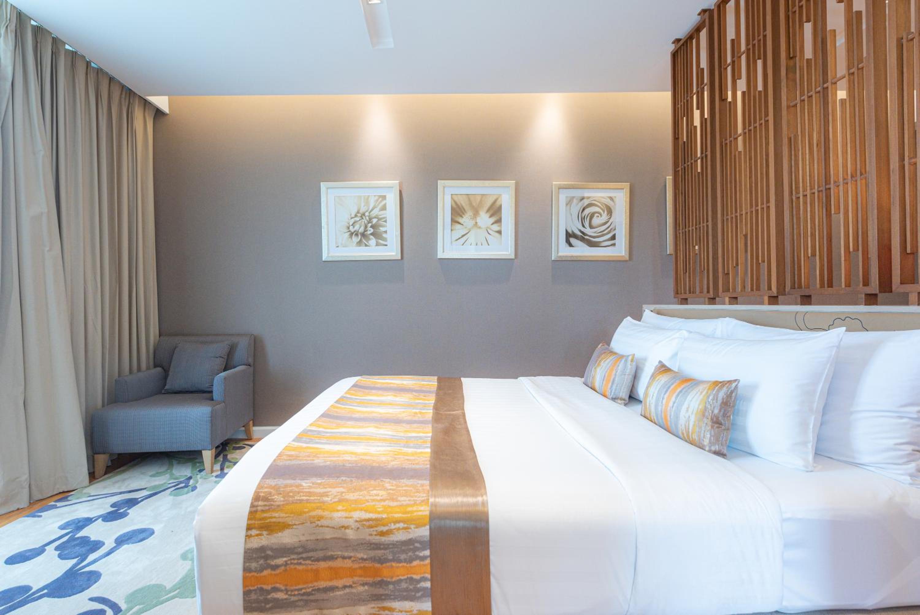Summit Windmill Golf Suite Hotel at Suvarnabhumi