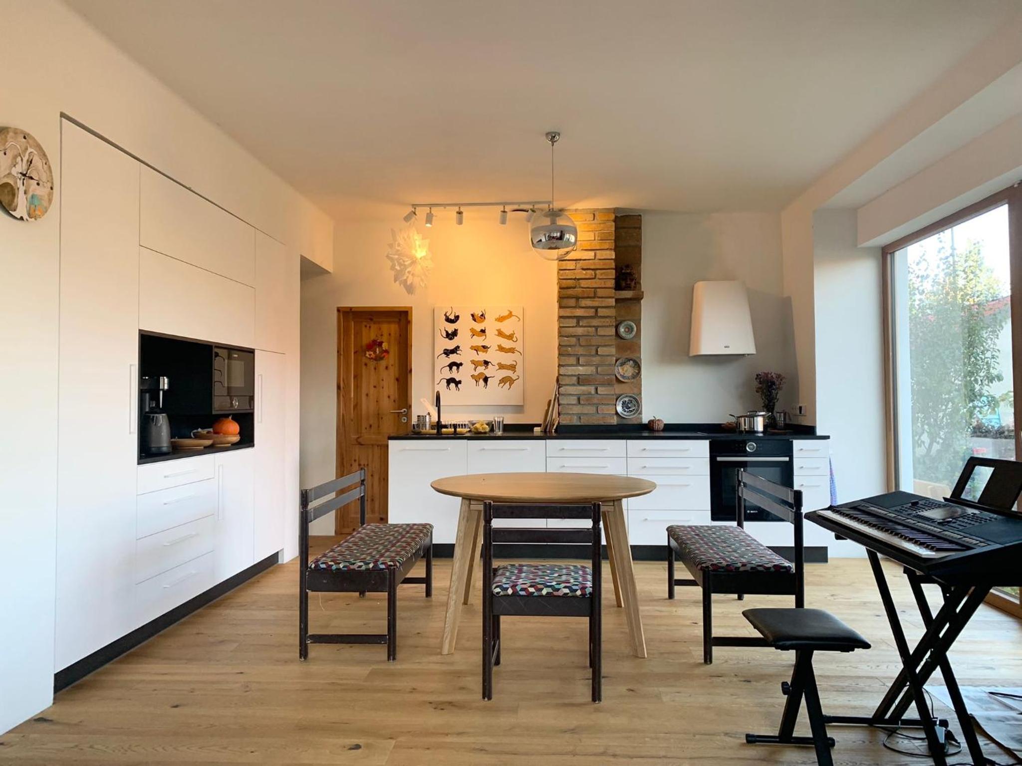 Cosy family house with garden, 12 min from the center