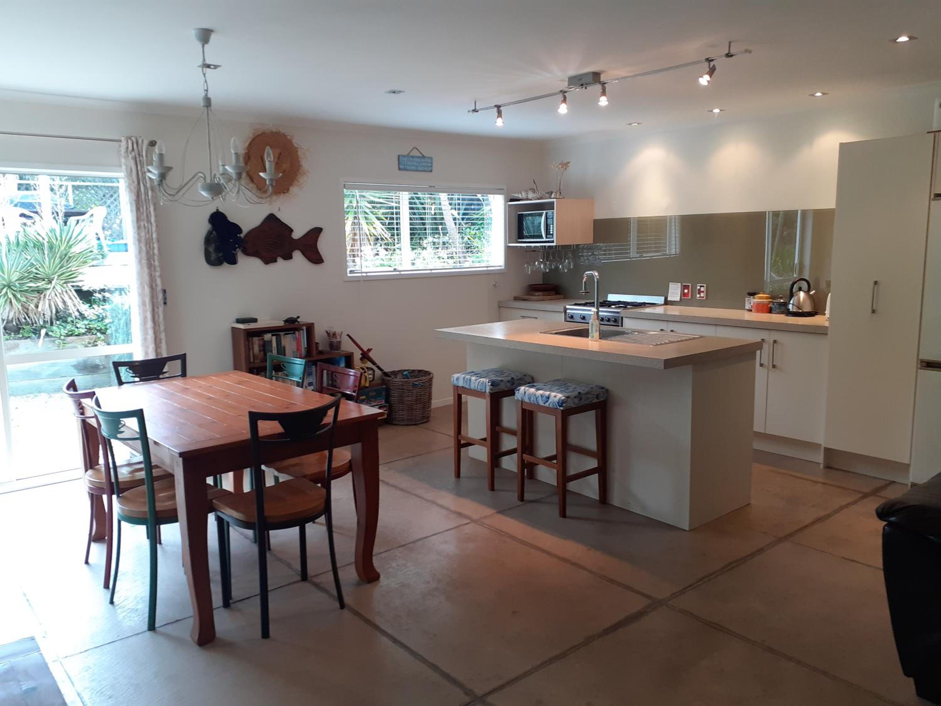 Ocean Beach Honey - Tairua Holiday Home view 2