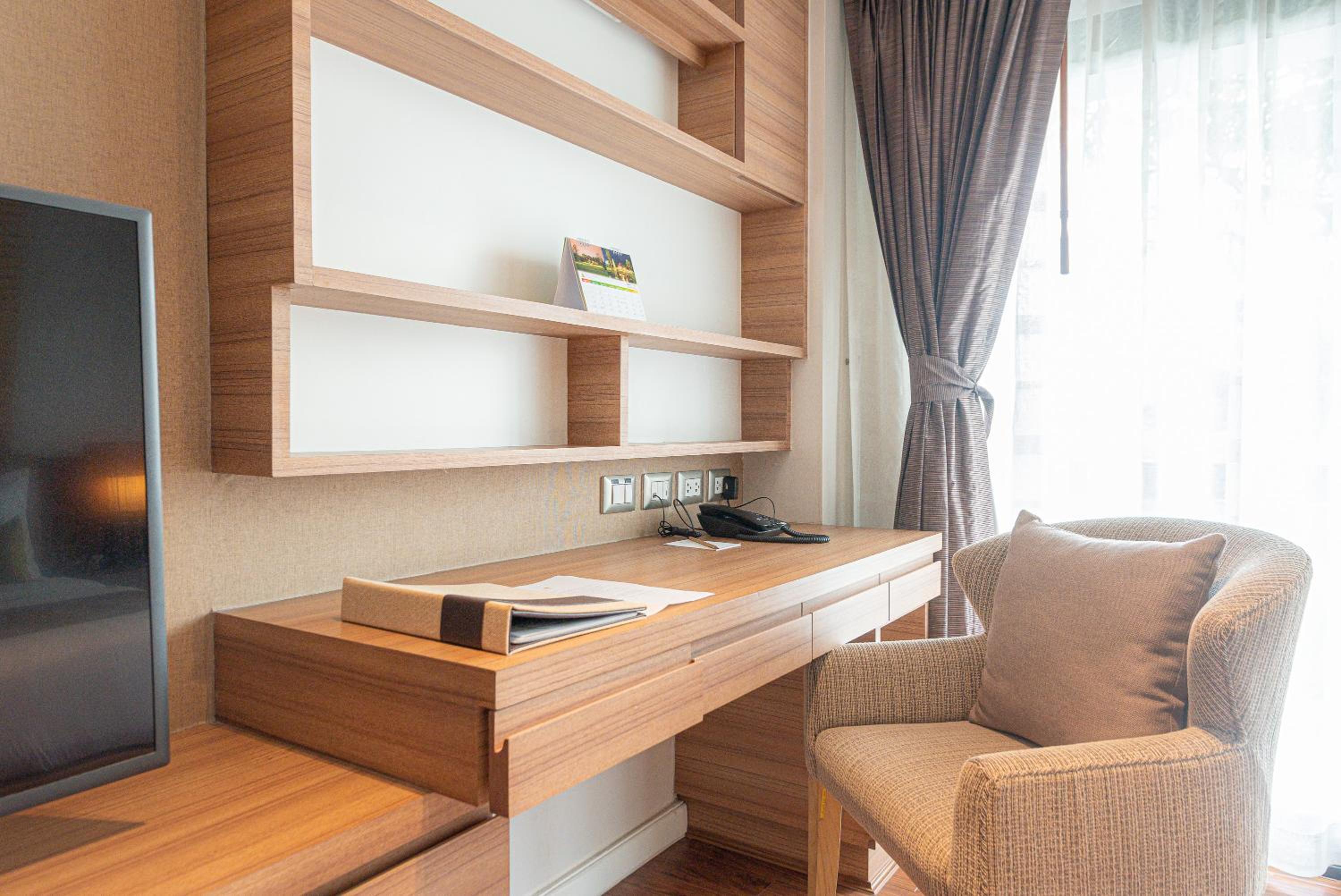 Summit Windmill Golf Suite Hotel at Suvarnabhumi