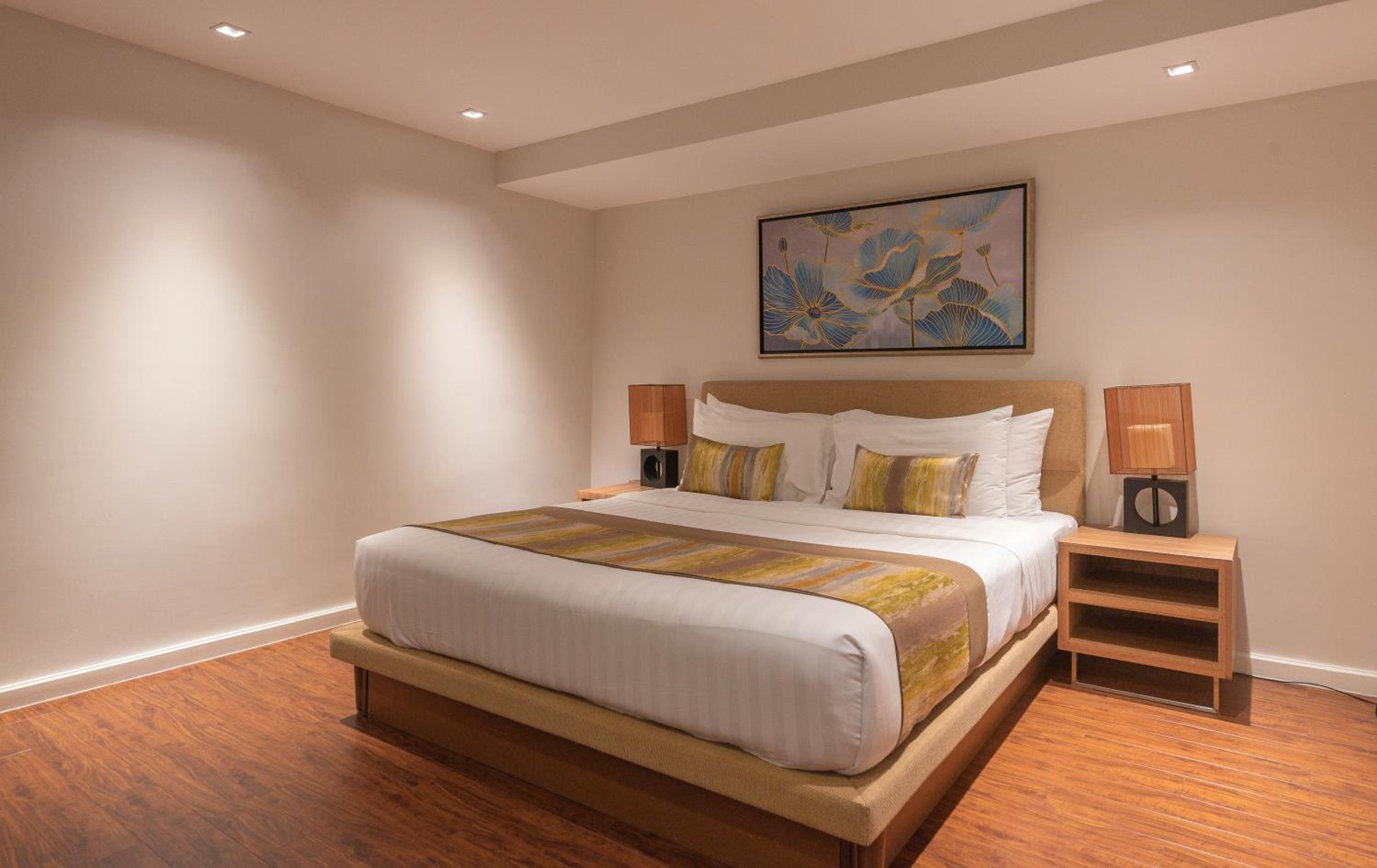 Summit Windmill Golf Suite Hotel at Suvarnabhumi