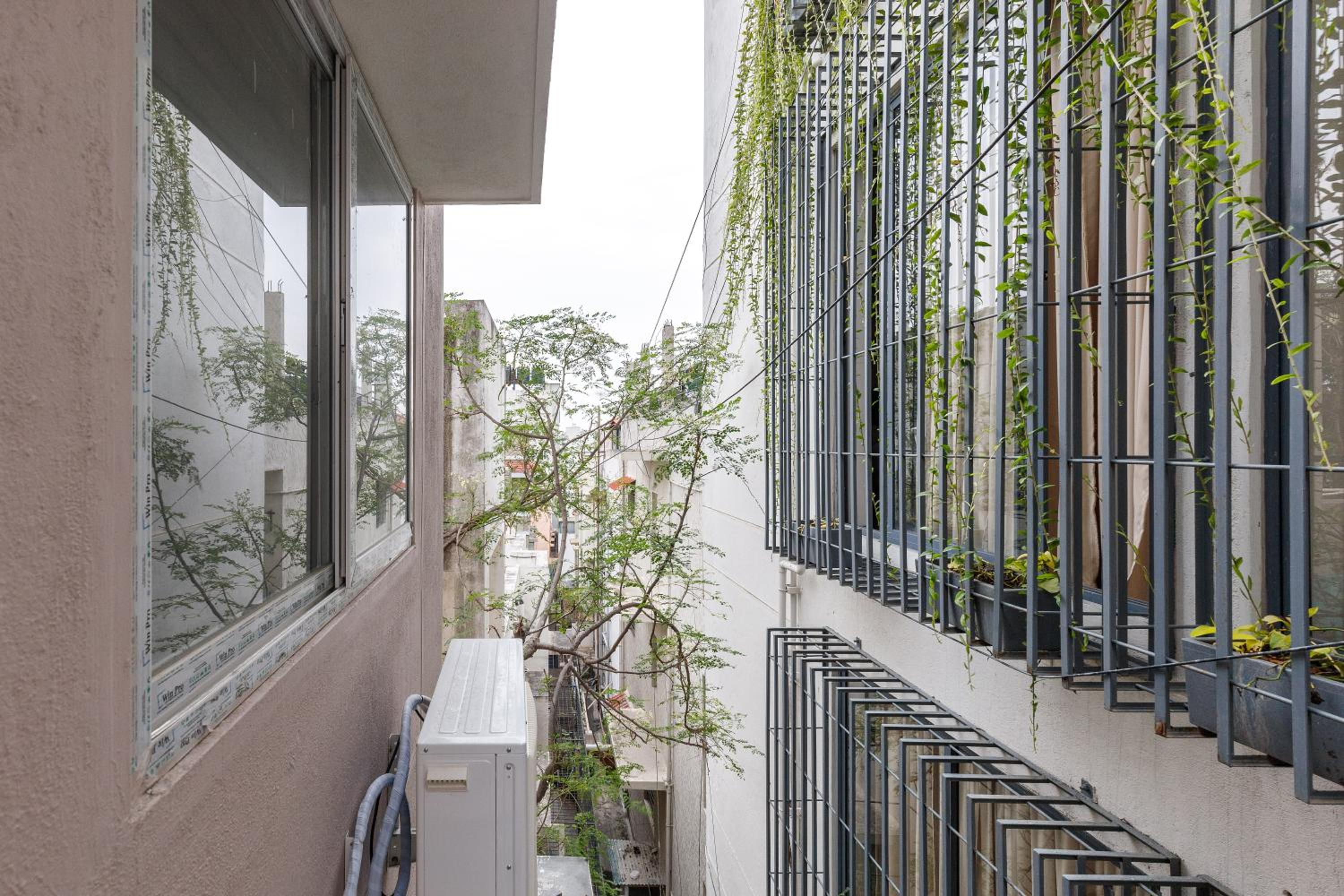 balcony