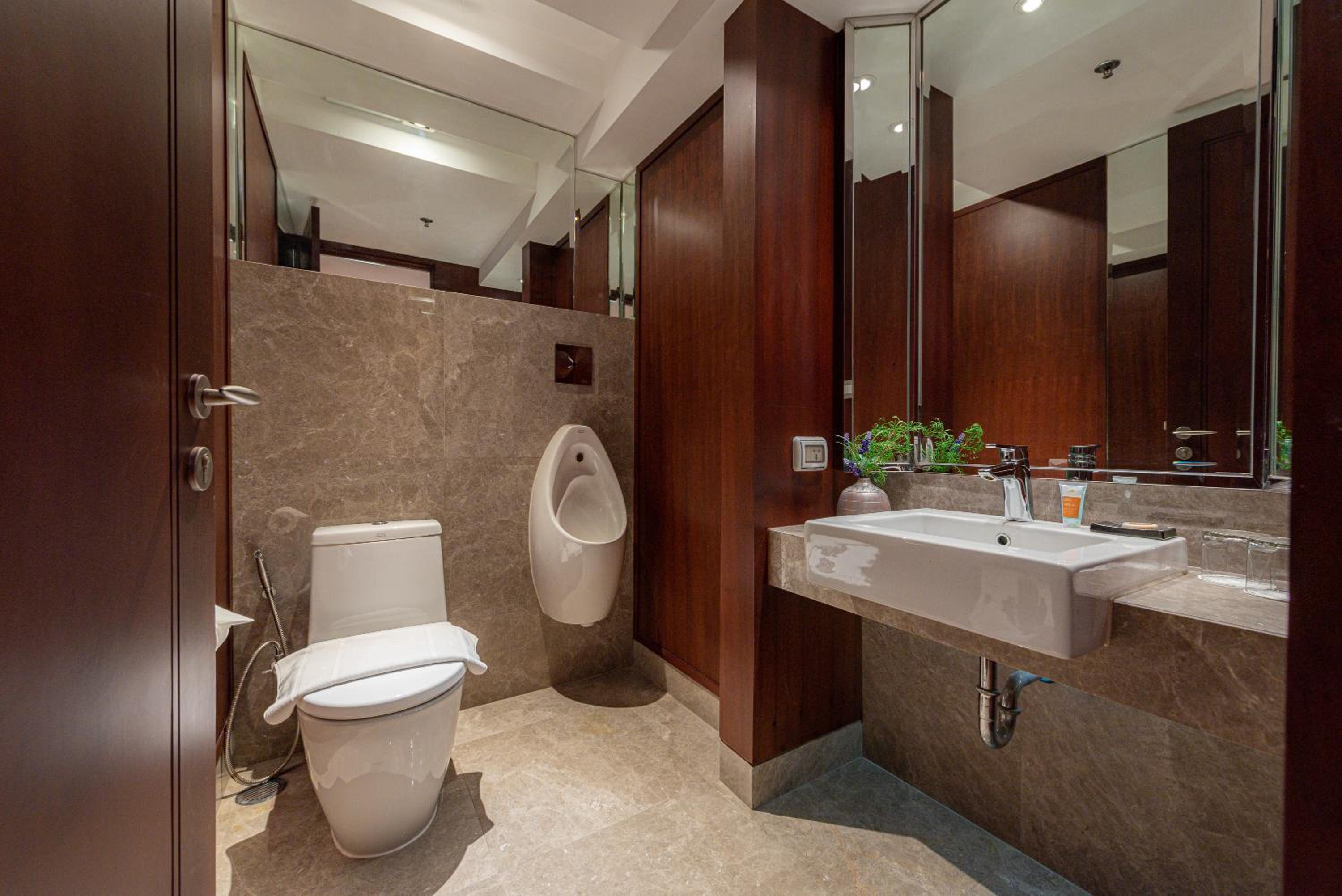 Summit Windmill Golf Suite Hotel at Suvarnabhumi