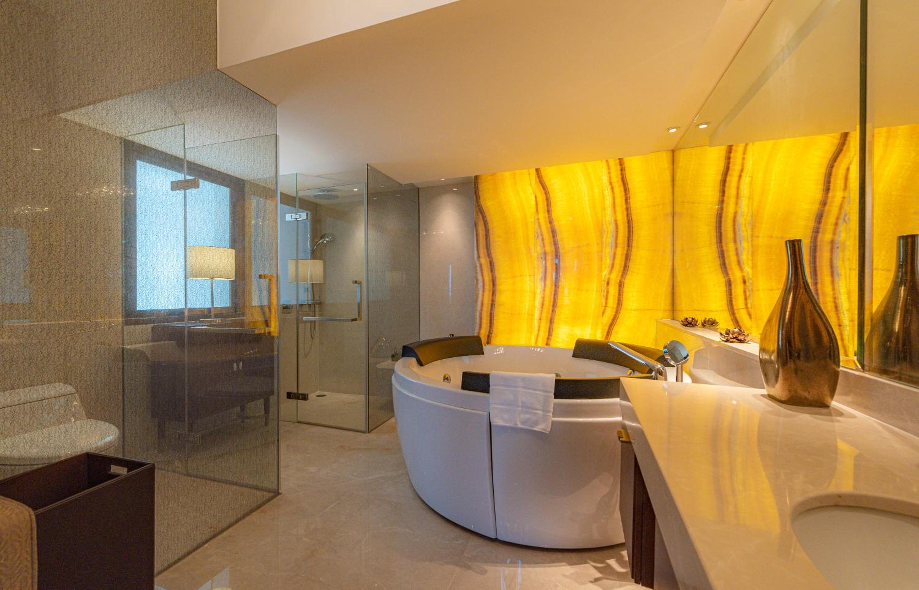 Summit Windmill Golf Suite Hotel at Suvarnabhumi