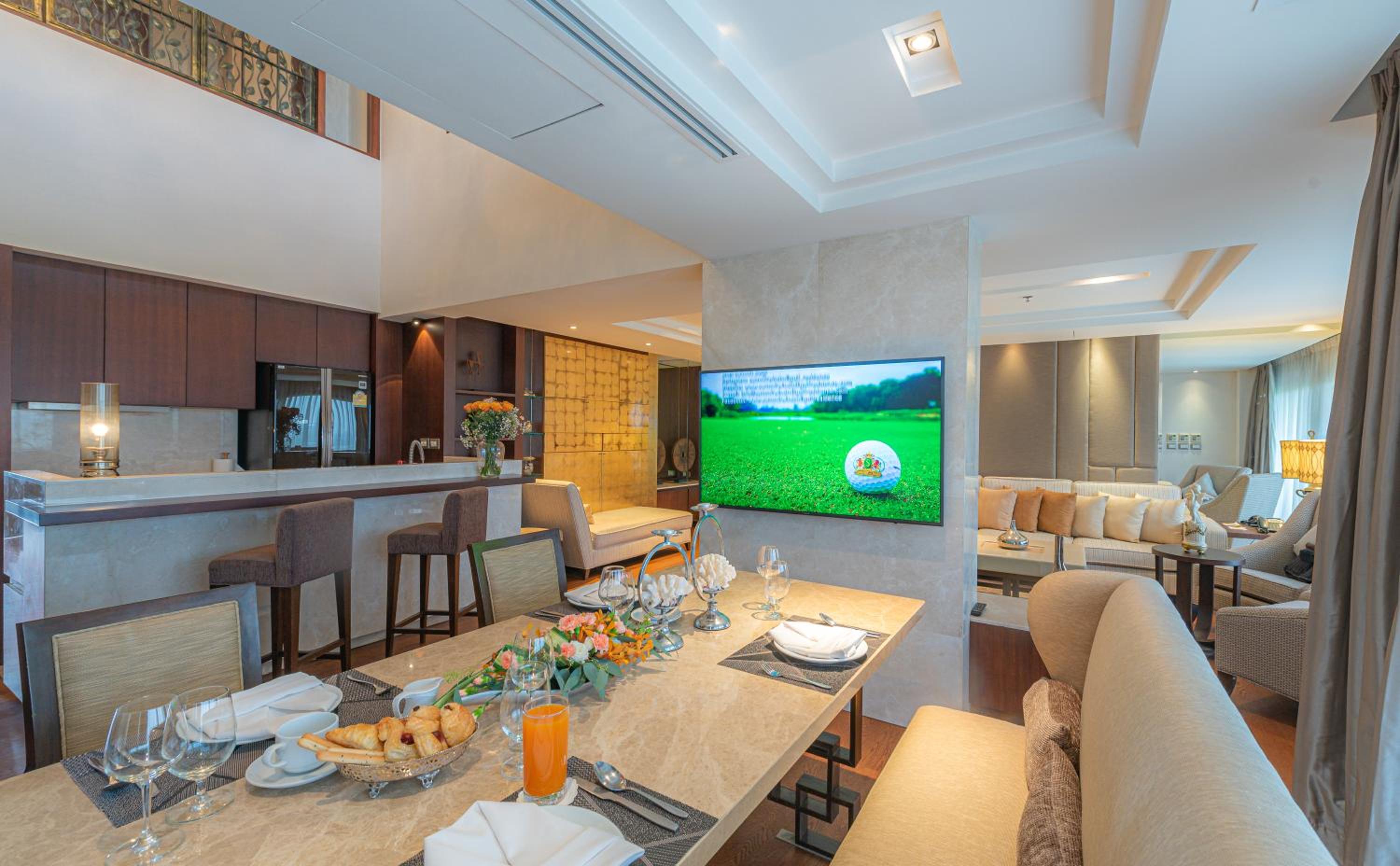 Summit Windmill Golf Suite Hotel at Suvarnabhumi