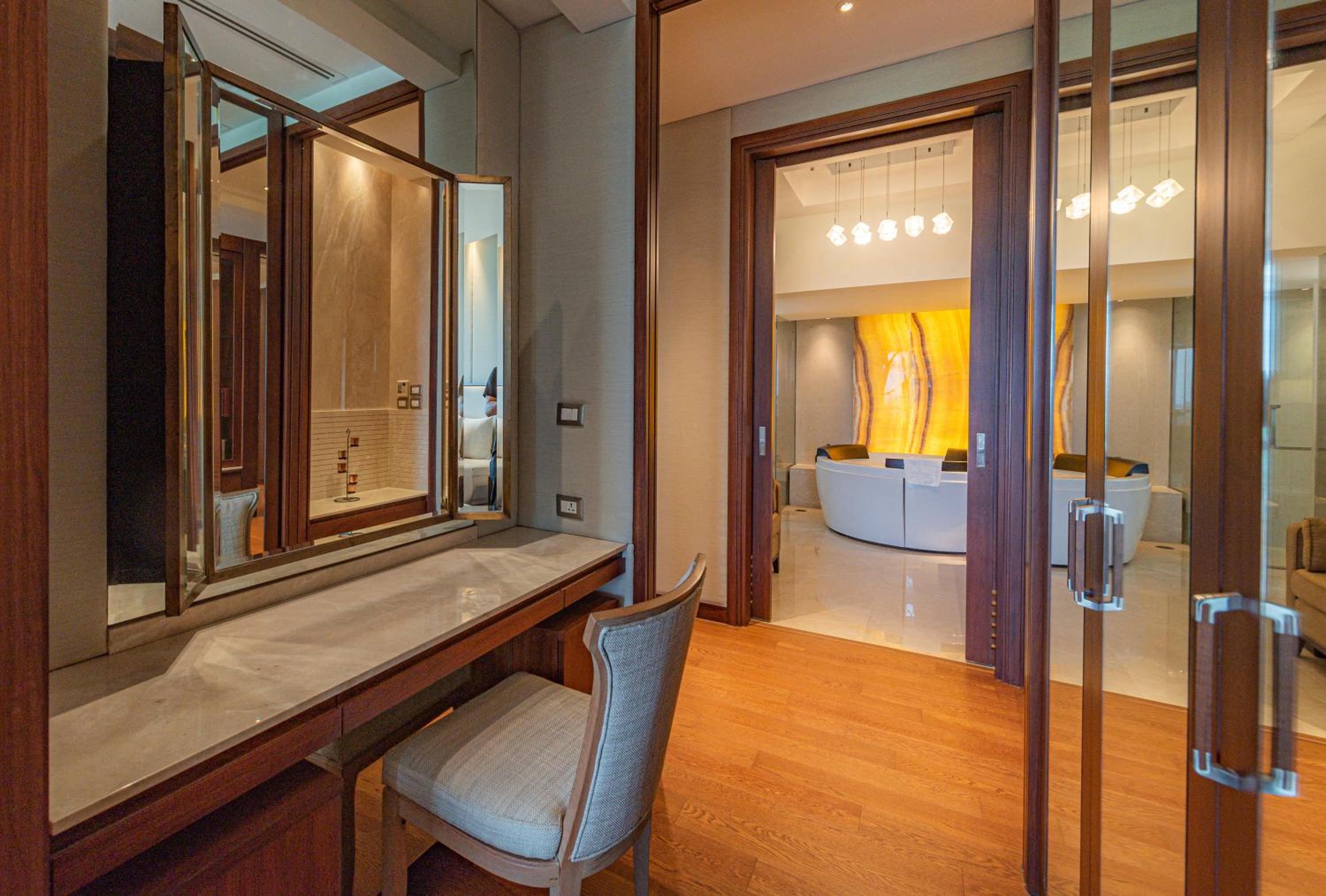 Summit Windmill Golf Suite Hotel at Suvarnabhumi