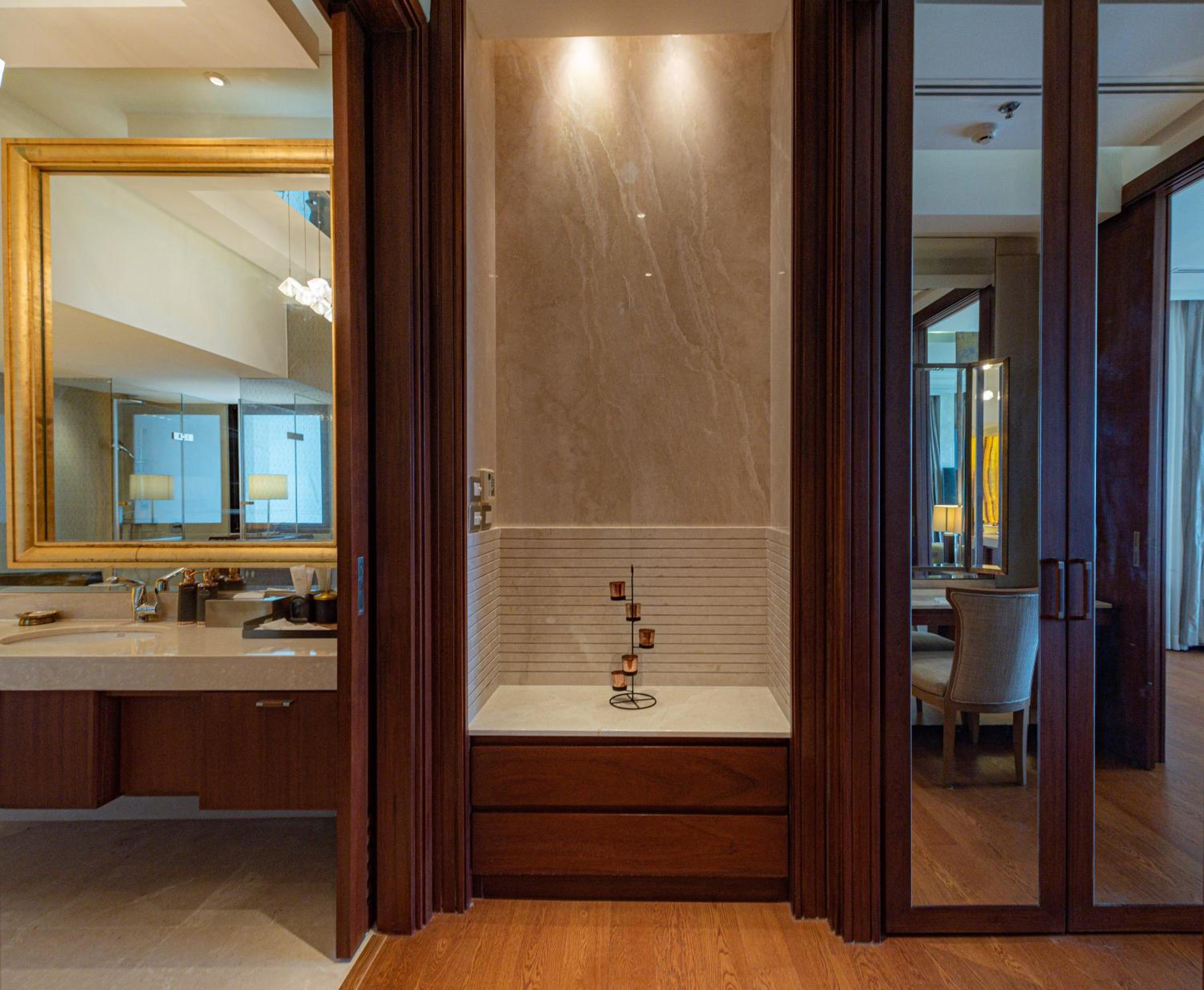 Summit Windmill Golf Suite Hotel at Suvarnabhumi