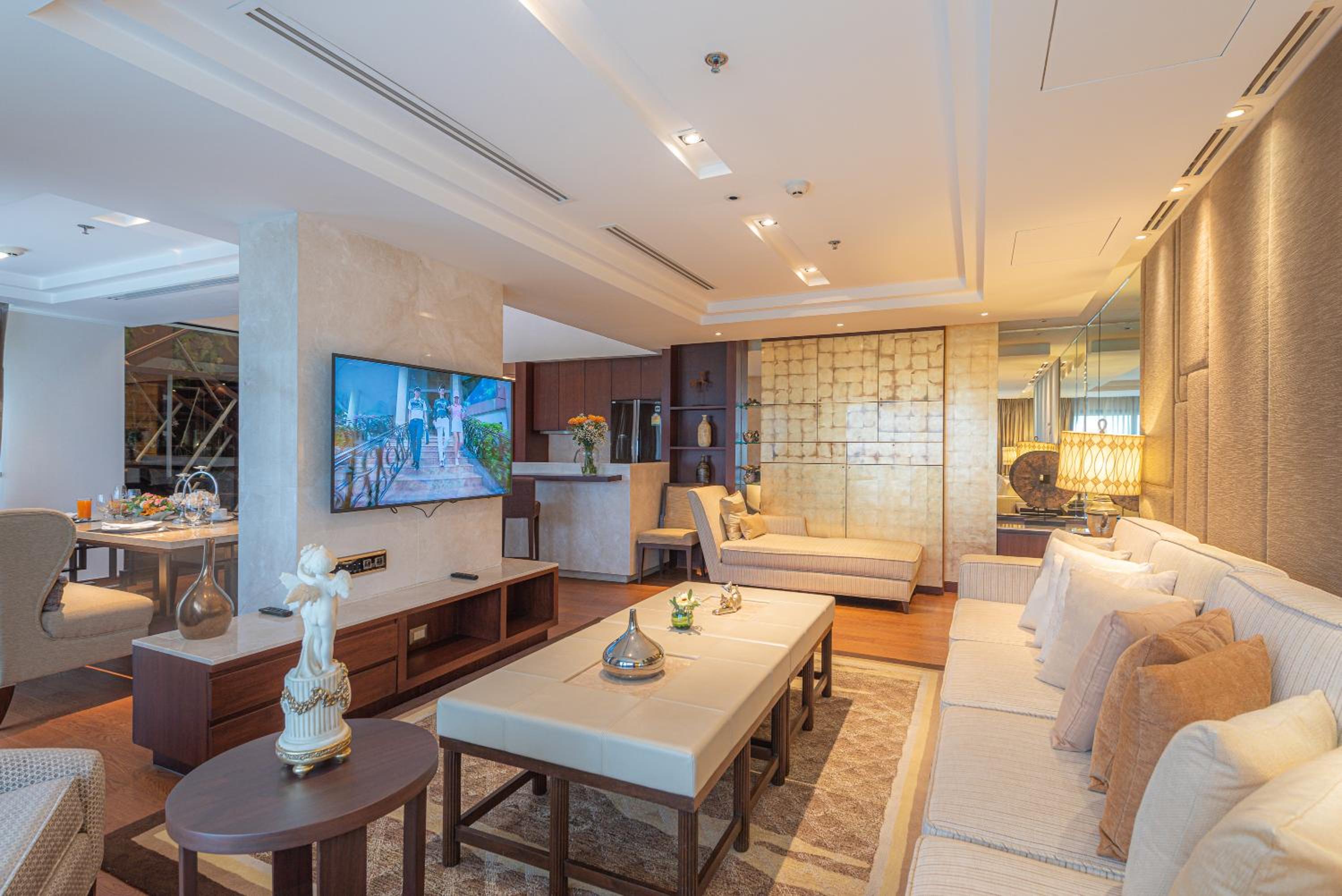 Summit Windmill Golf Suite Hotel at Suvarnabhumi