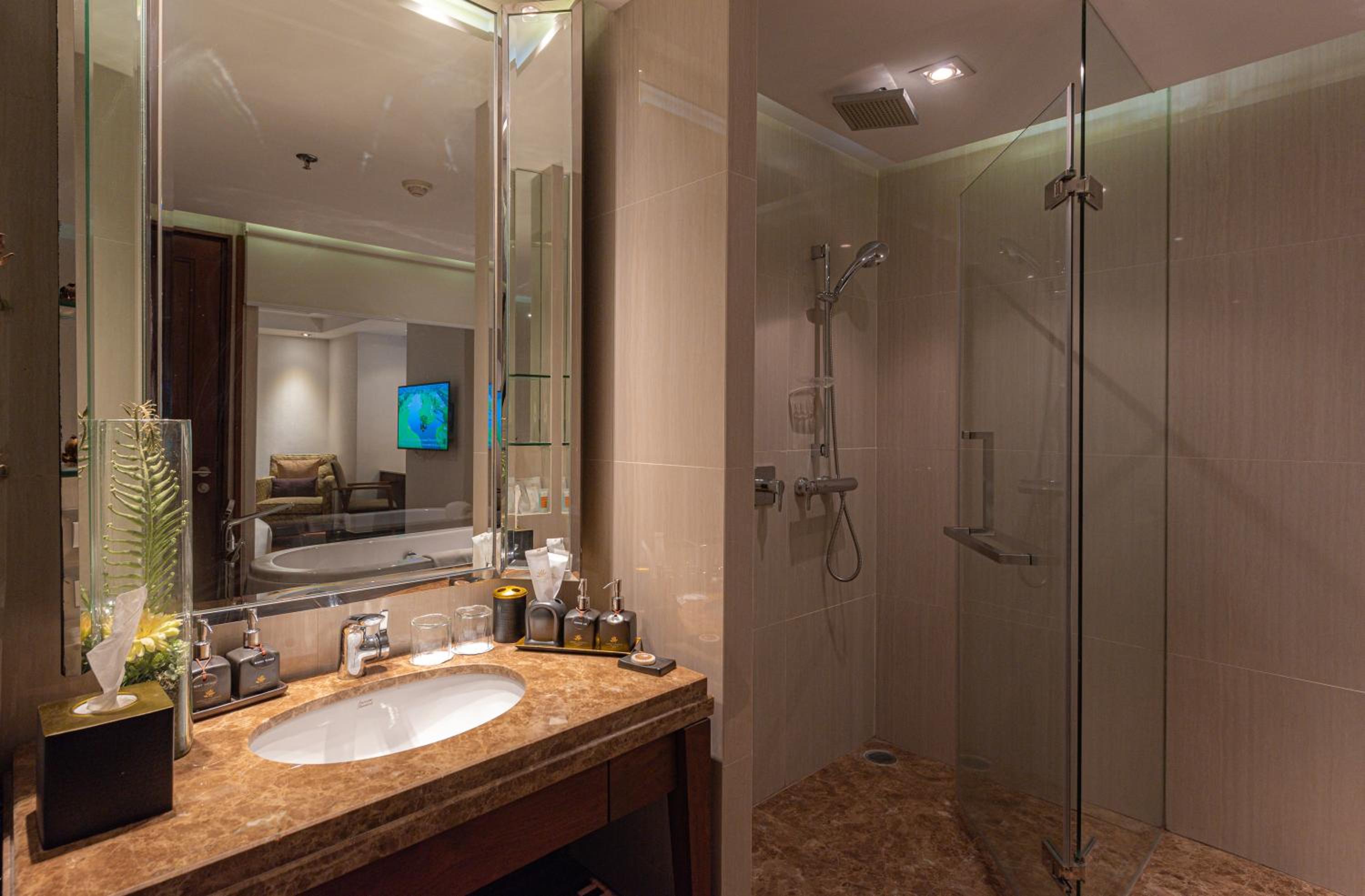 Summit Windmill Golf Suite Hotel at Suvarnabhumi