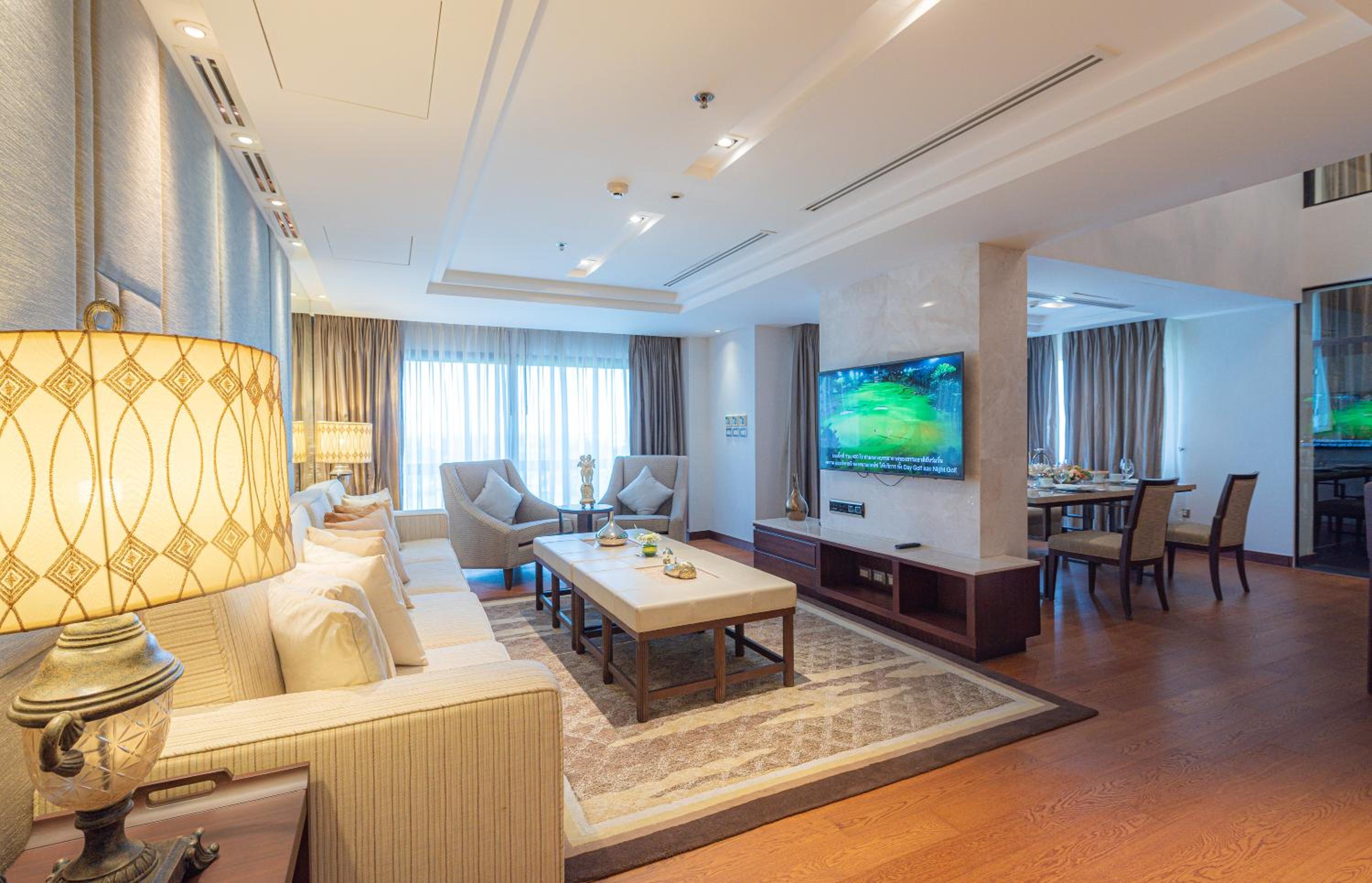 Summit Windmill Golf Suite Hotel at Suvarnabhumi