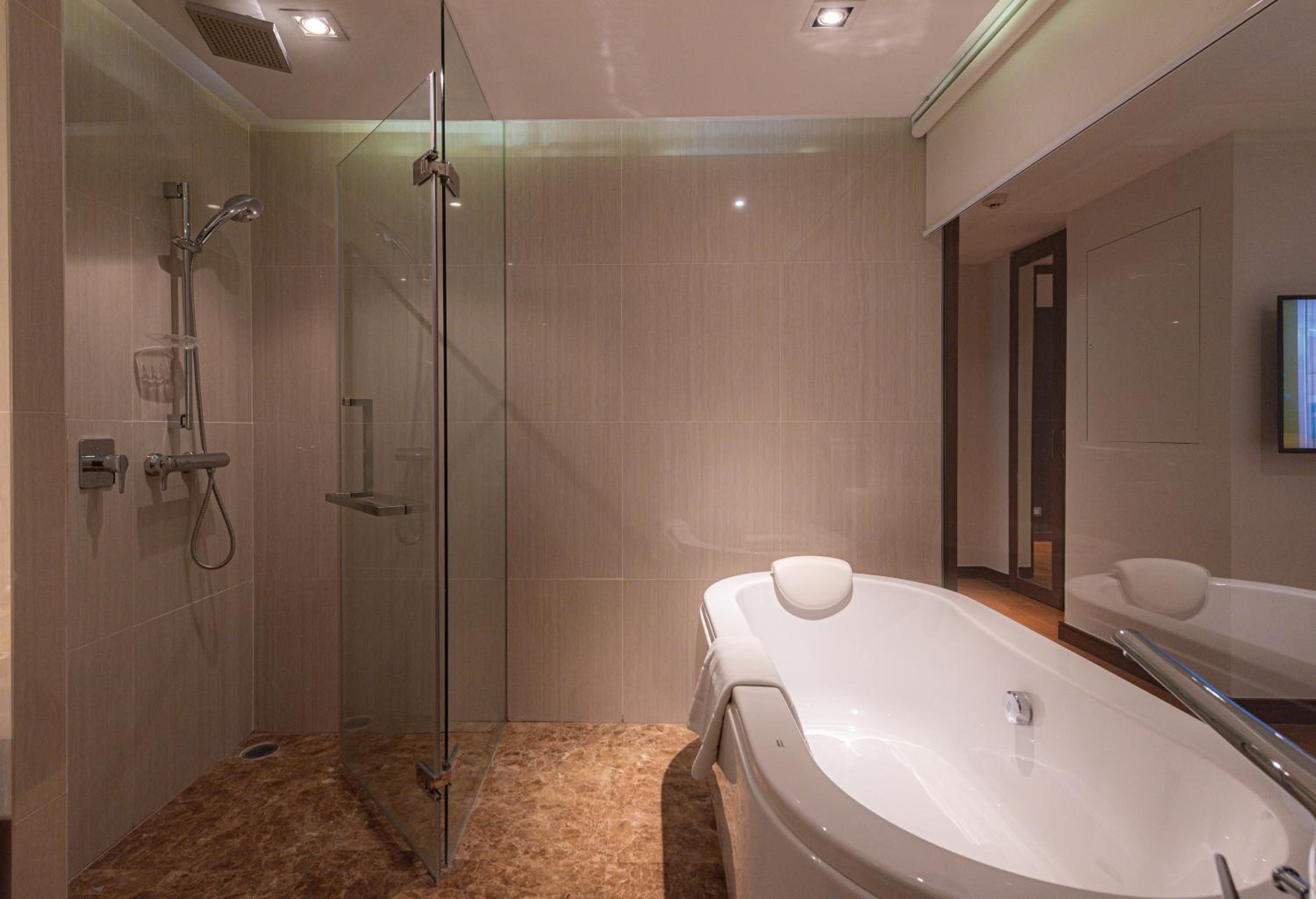 Summit Windmill Golf Suite Hotel at Suvarnabhumi