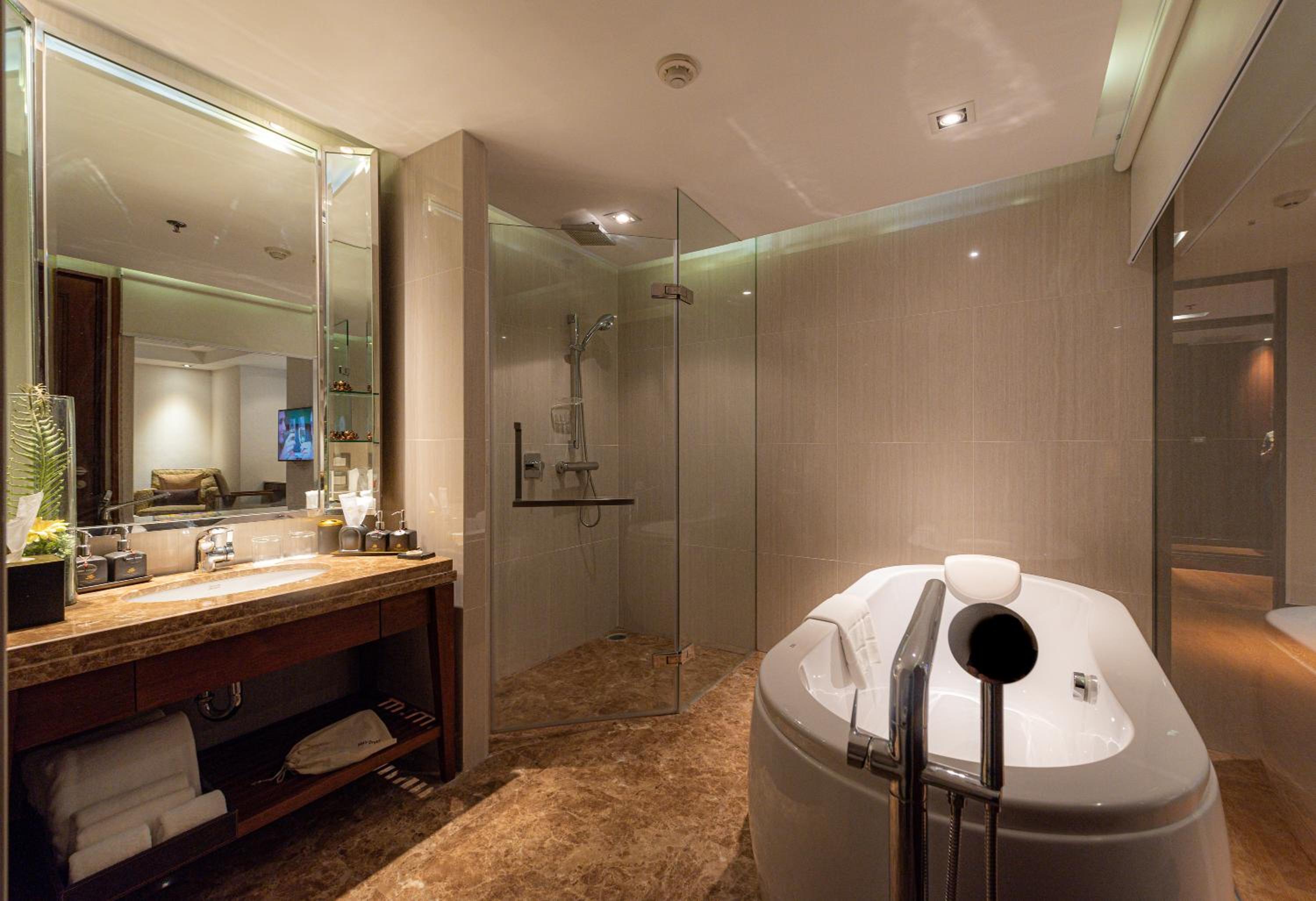 Summit Windmill Golf Suite Hotel at Suvarnabhumi