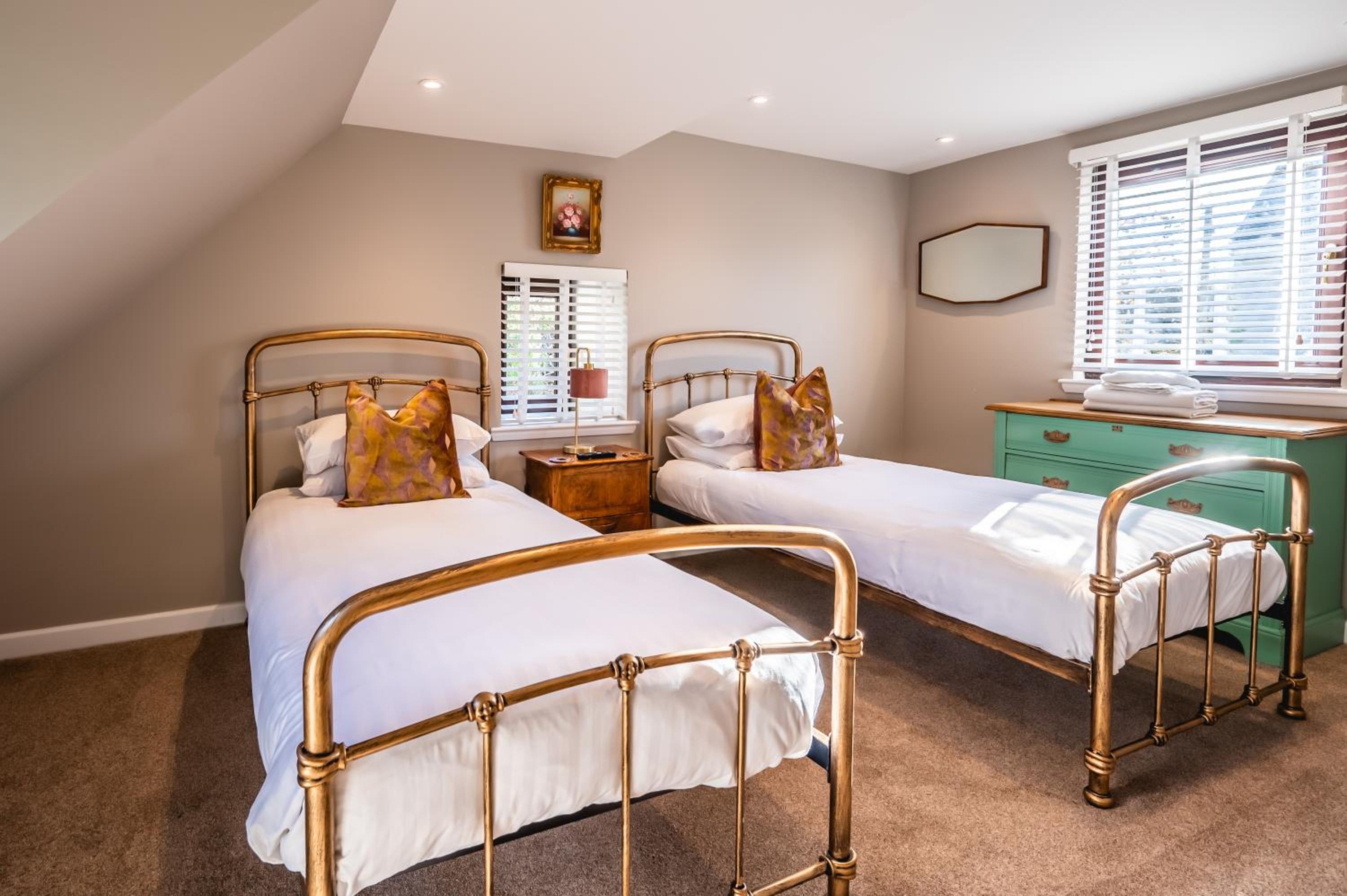 Luxury Cottage with Mountain View’s view 4